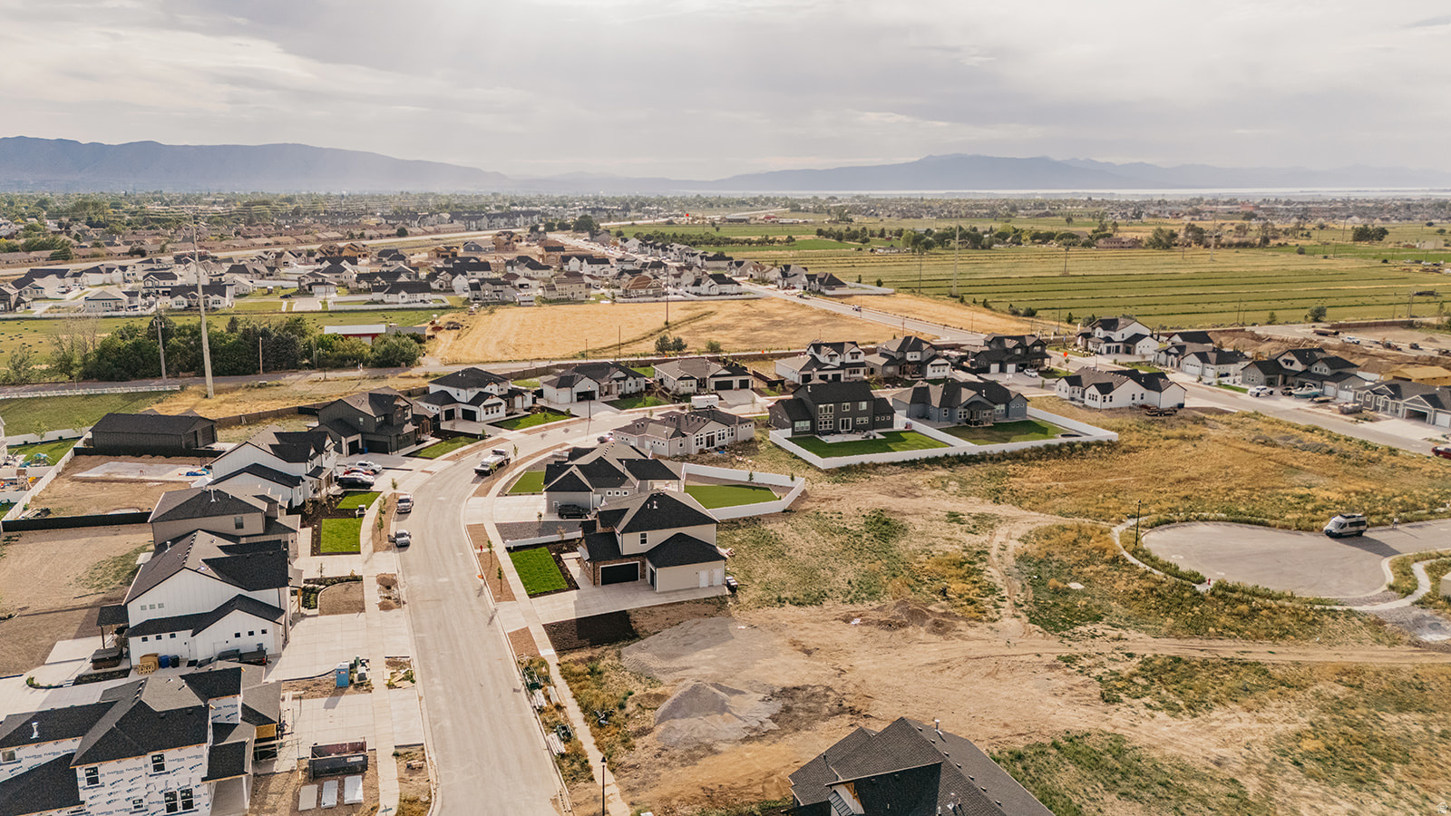 WILLOW ESTATES - Residential