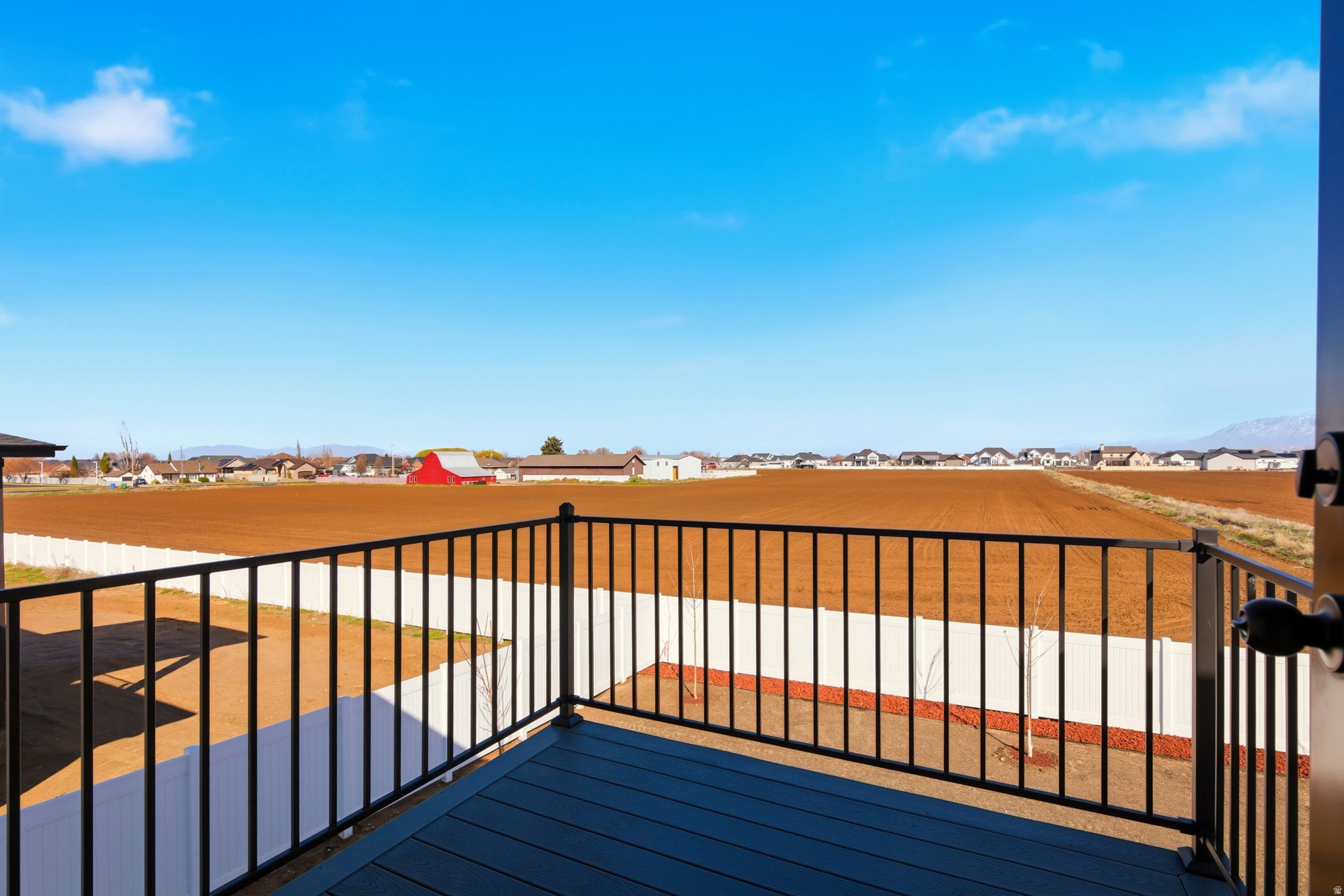 WEST FIELDS - Residential