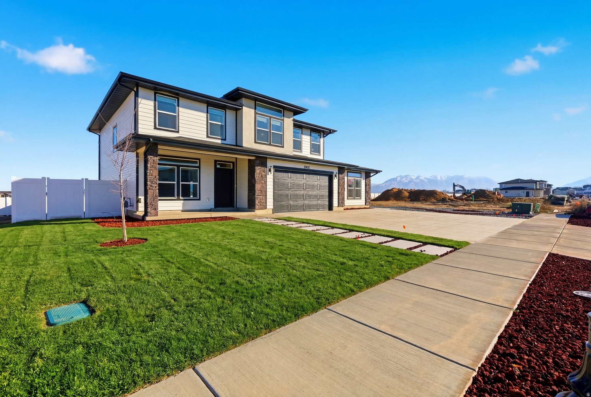 WEST FIELDS - Residential