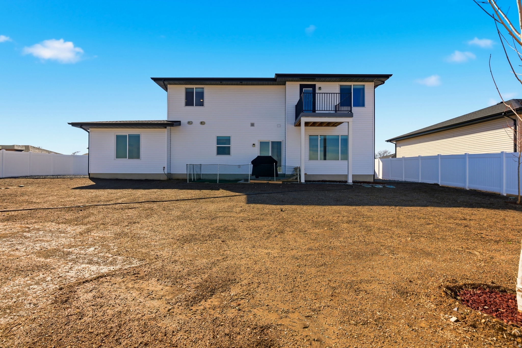 WEST FIELDS - Residential