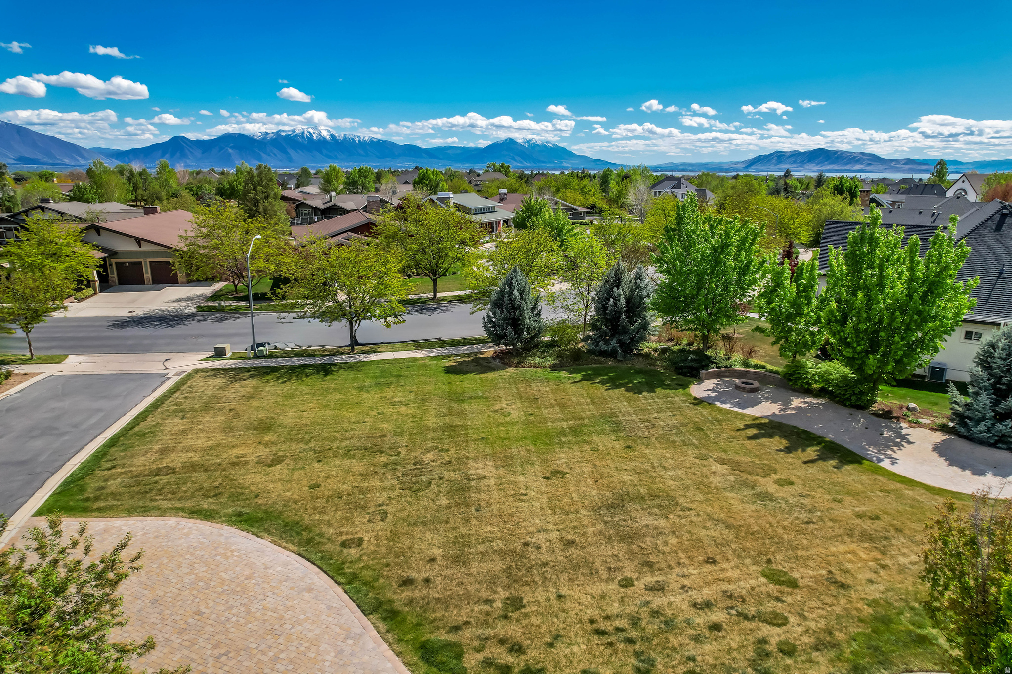 THE GABLES AT GRANDVIEW - Land