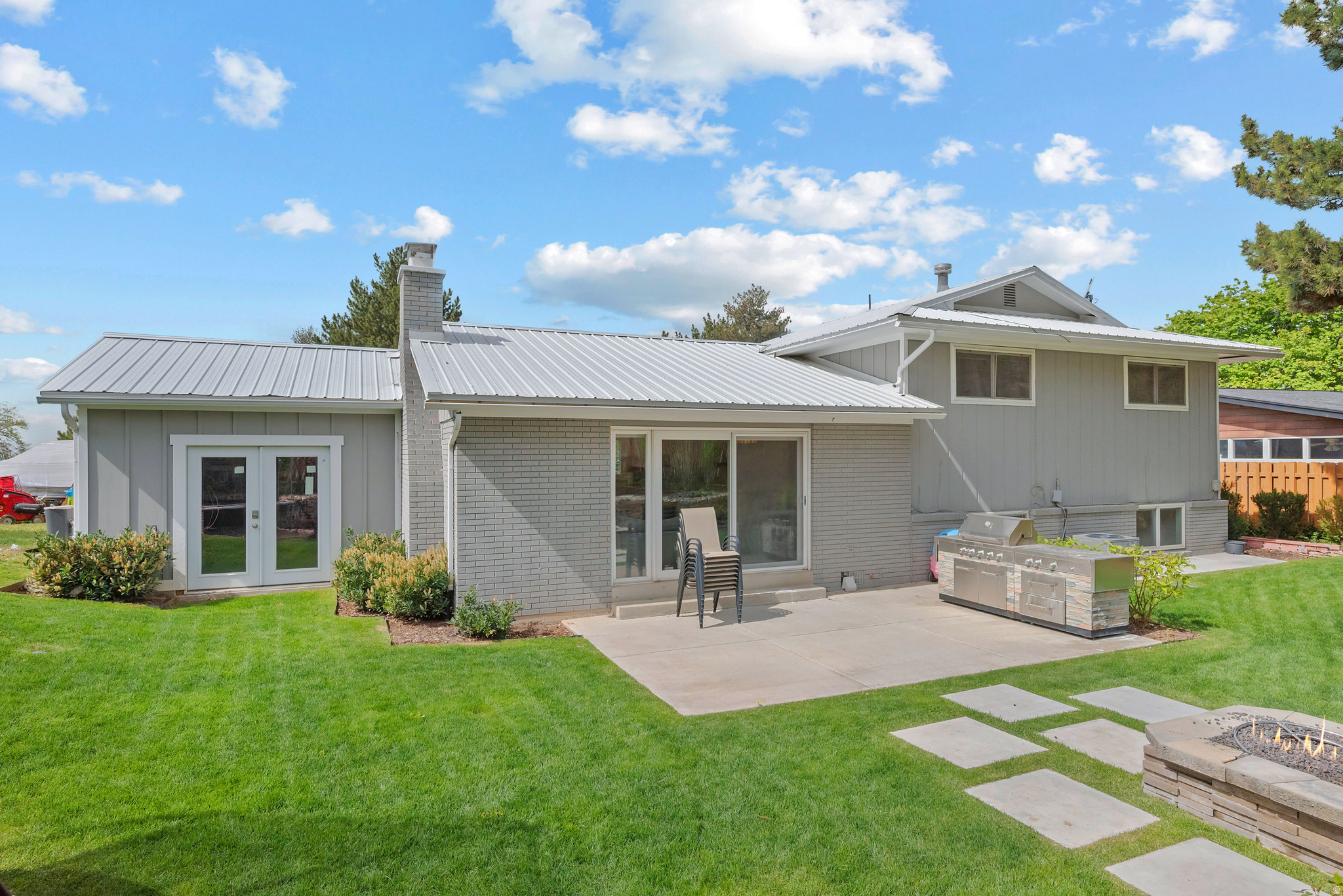 INDIAN HILLS - Residential