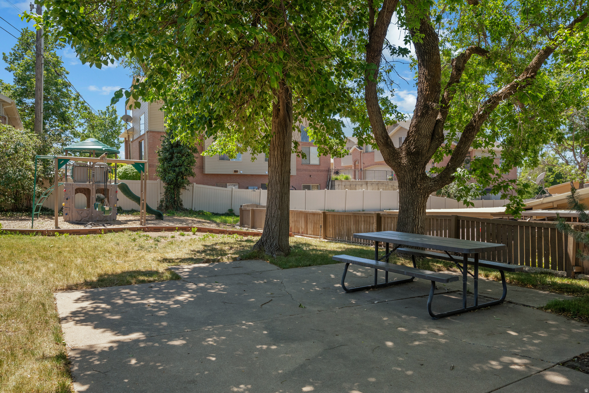 THREE FOUNTAINS - Residential