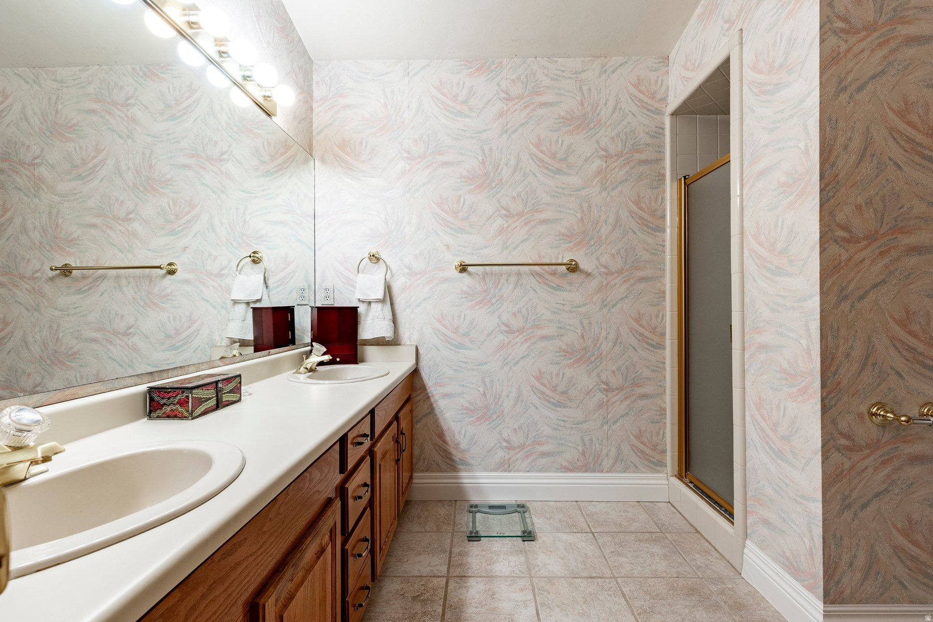 OAKWOOD ESTATES - Residential