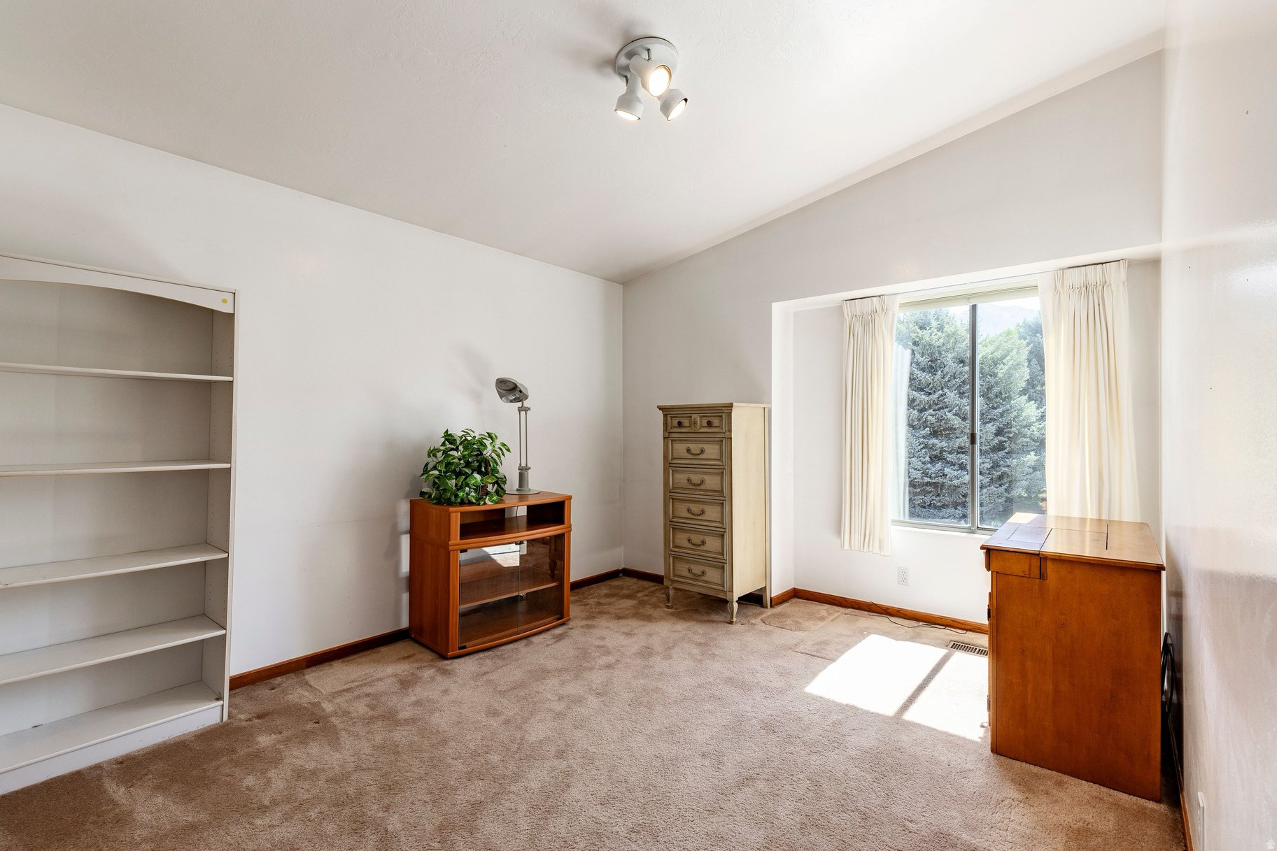 OAKWOOD ESTATES - Residential