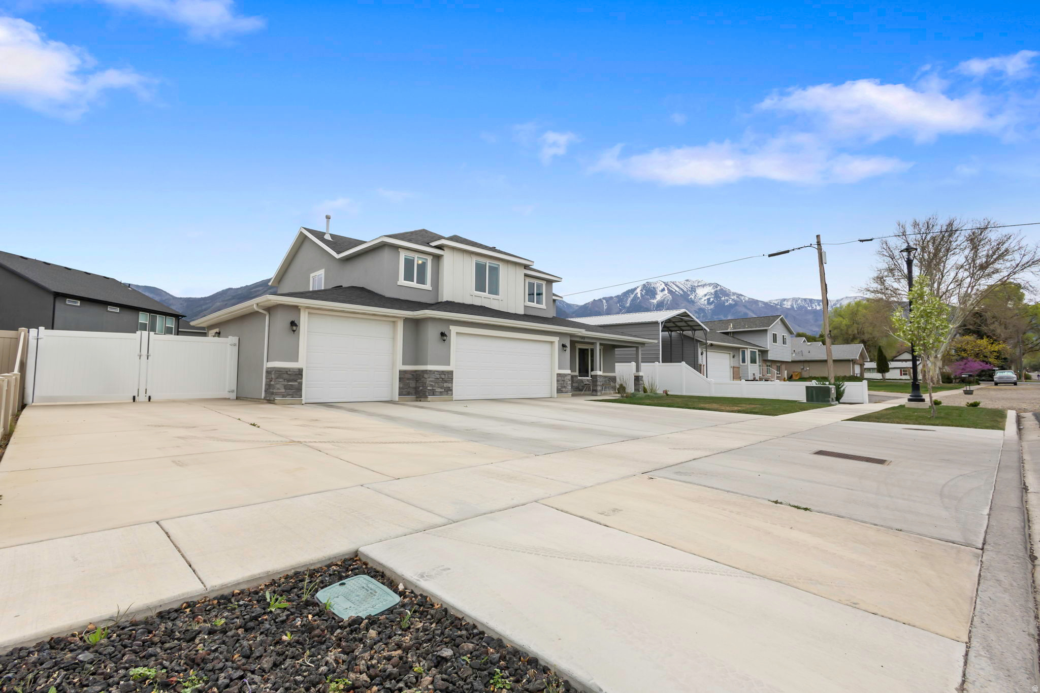 WOODLAND VIEW - Residential