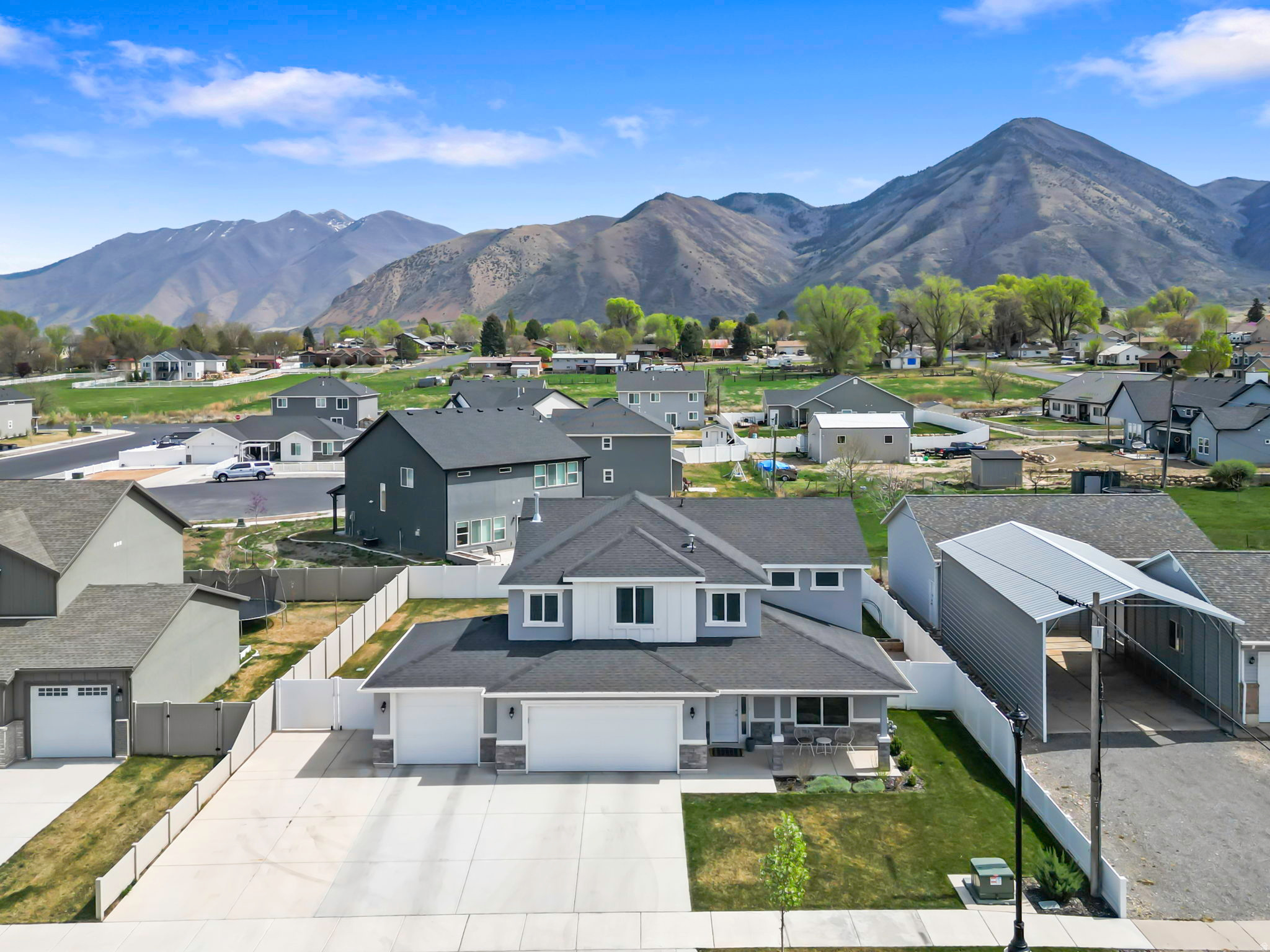 WOODLAND VIEW - Residential