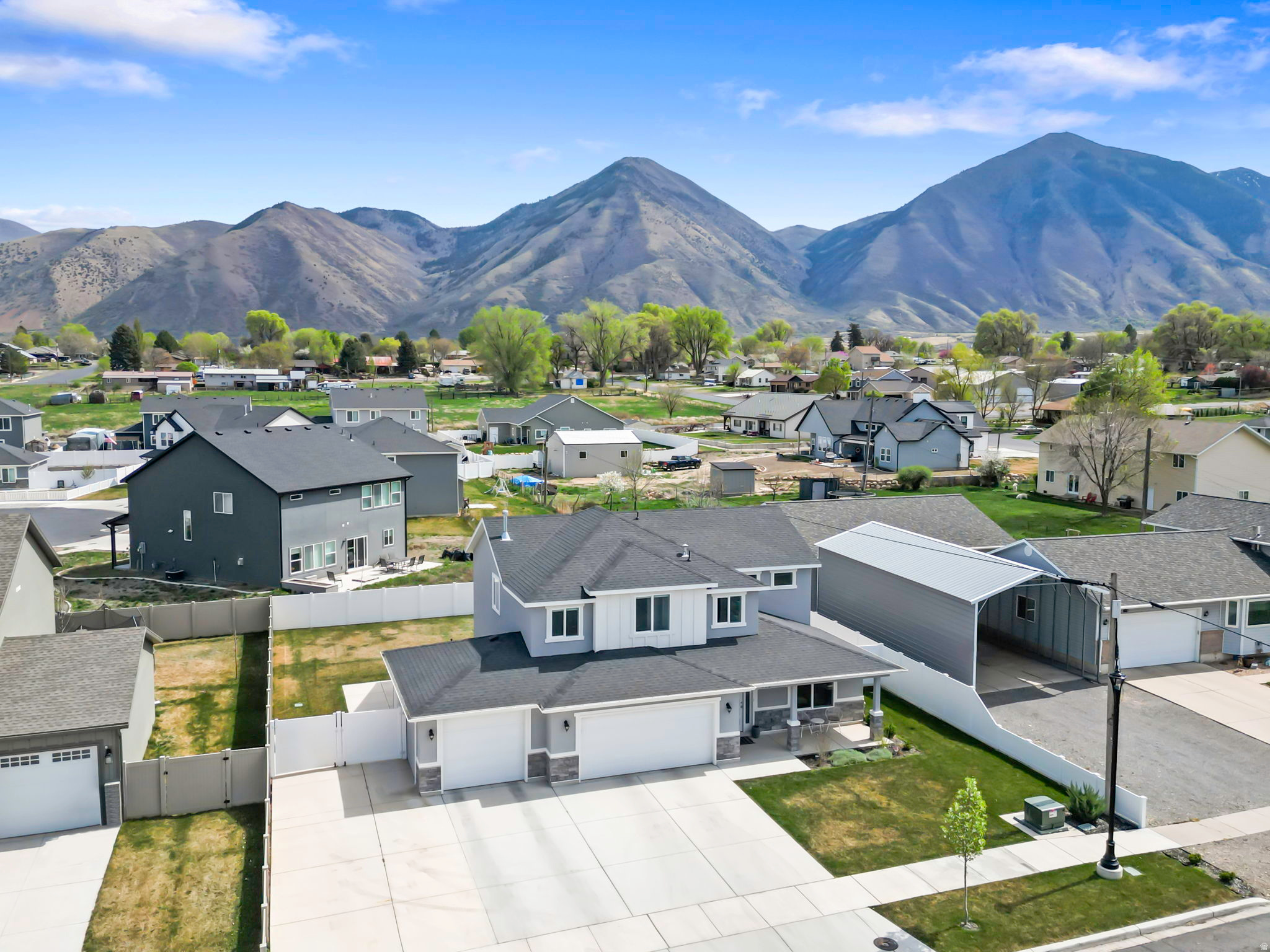 WOODLAND VIEW - Residential