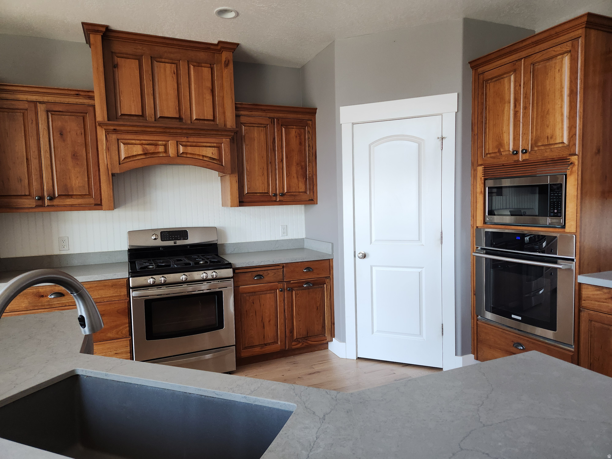 BEG AT SE COR LT 4 SD SUBD - Residential
