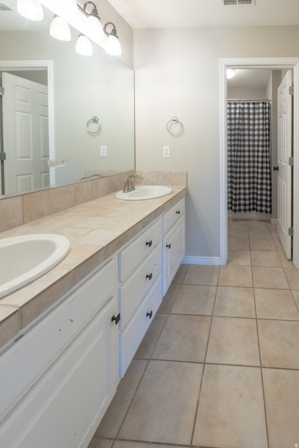 QUAIL HOLLOW - Residential