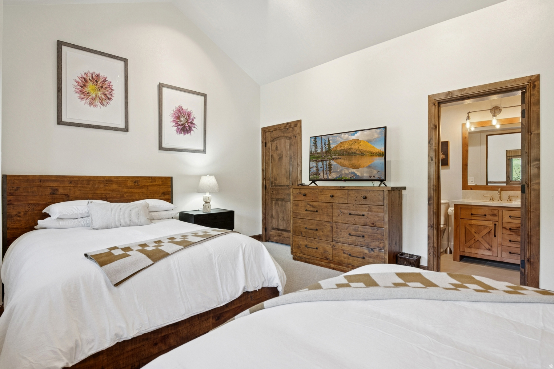 STONE BRIDGE CONDOS - Residential