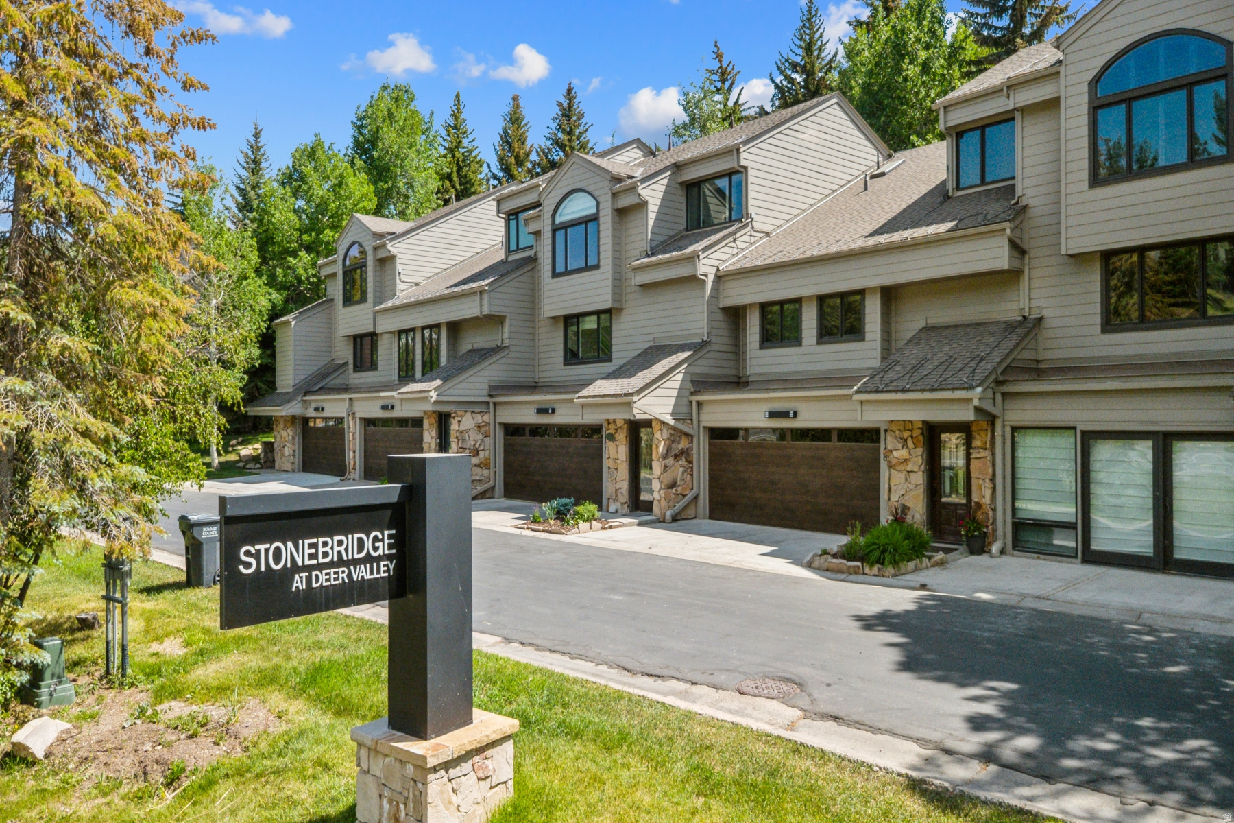 STONE BRIDGE CONDOS - Residential