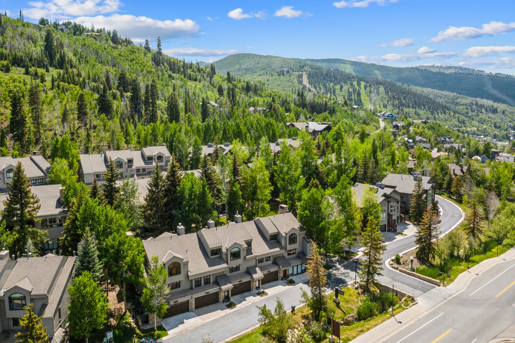 STONE BRIDGE CONDOS - Residential