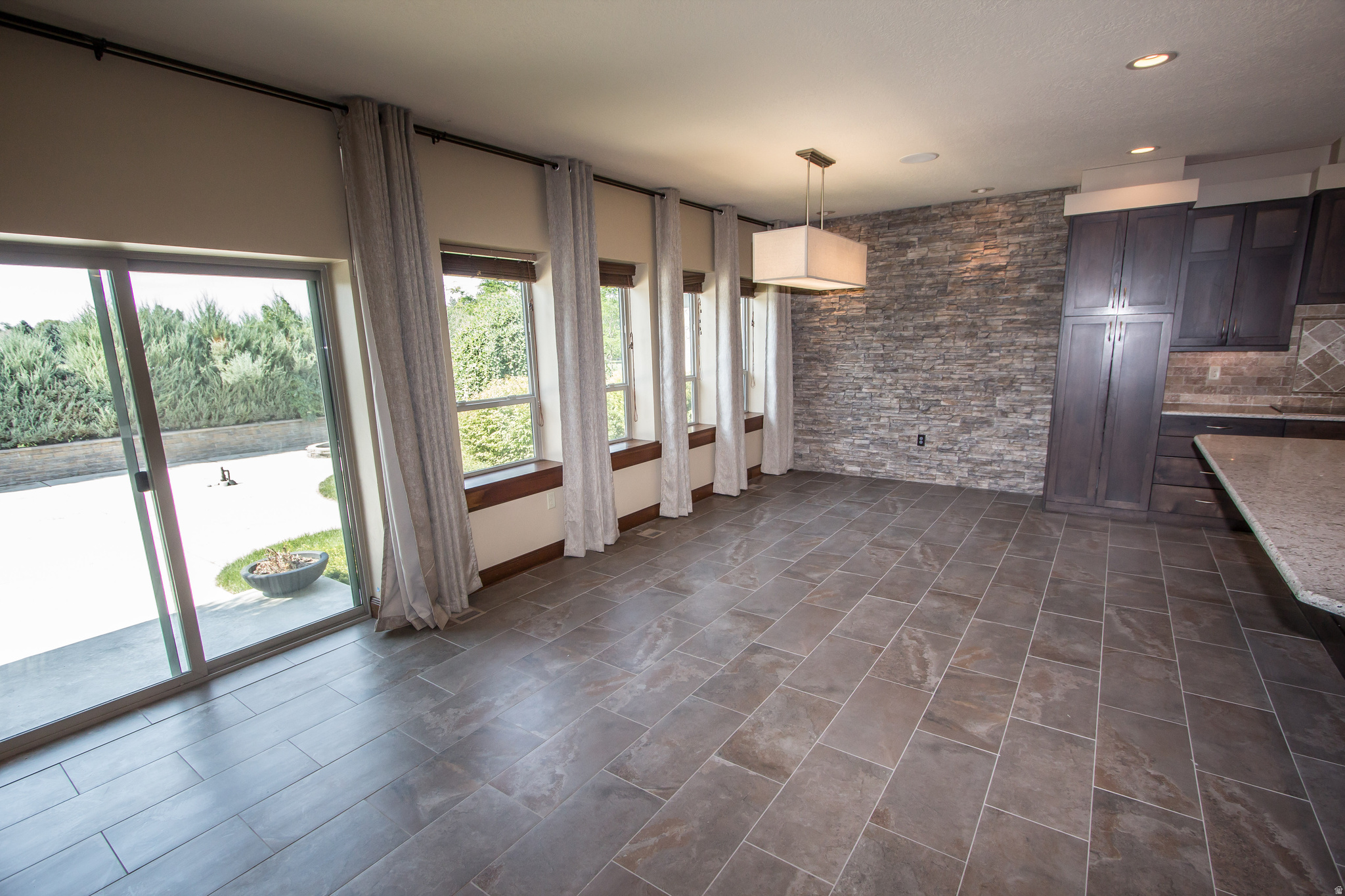 PARK PLACE ESTATES - Residential