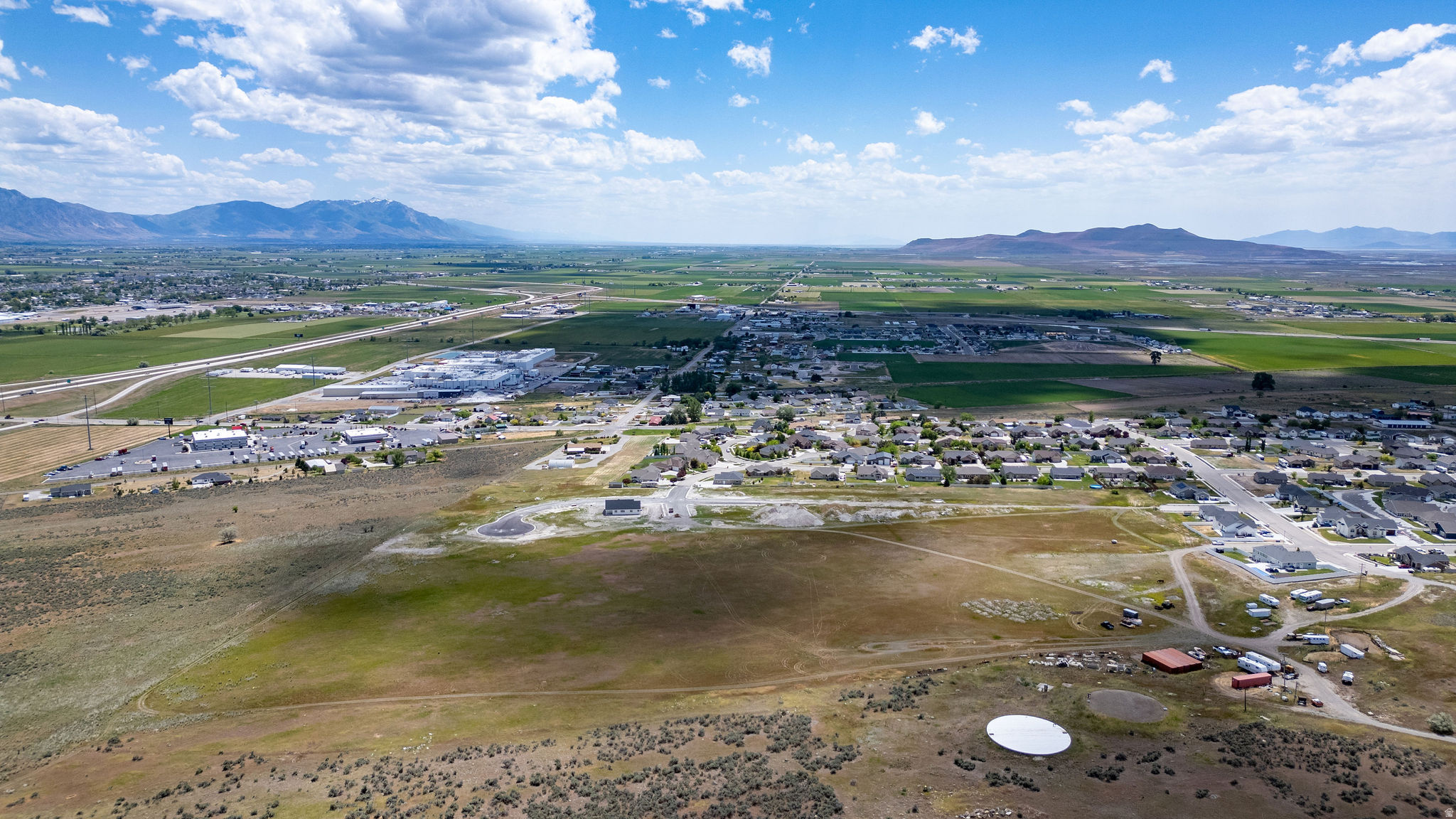 SPRING HOLLOW - Land