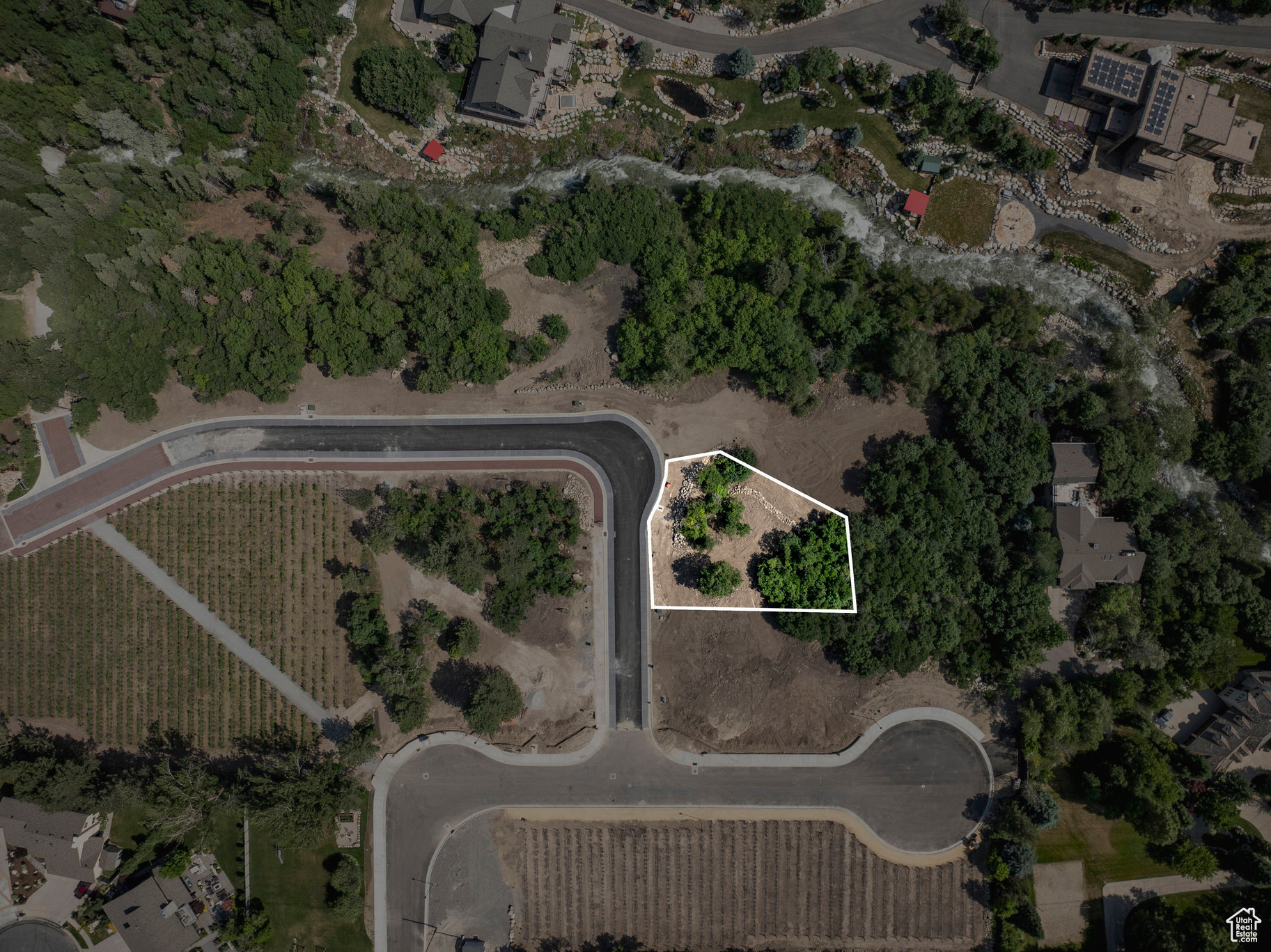 ESTATES AT LA CAILLE - Land