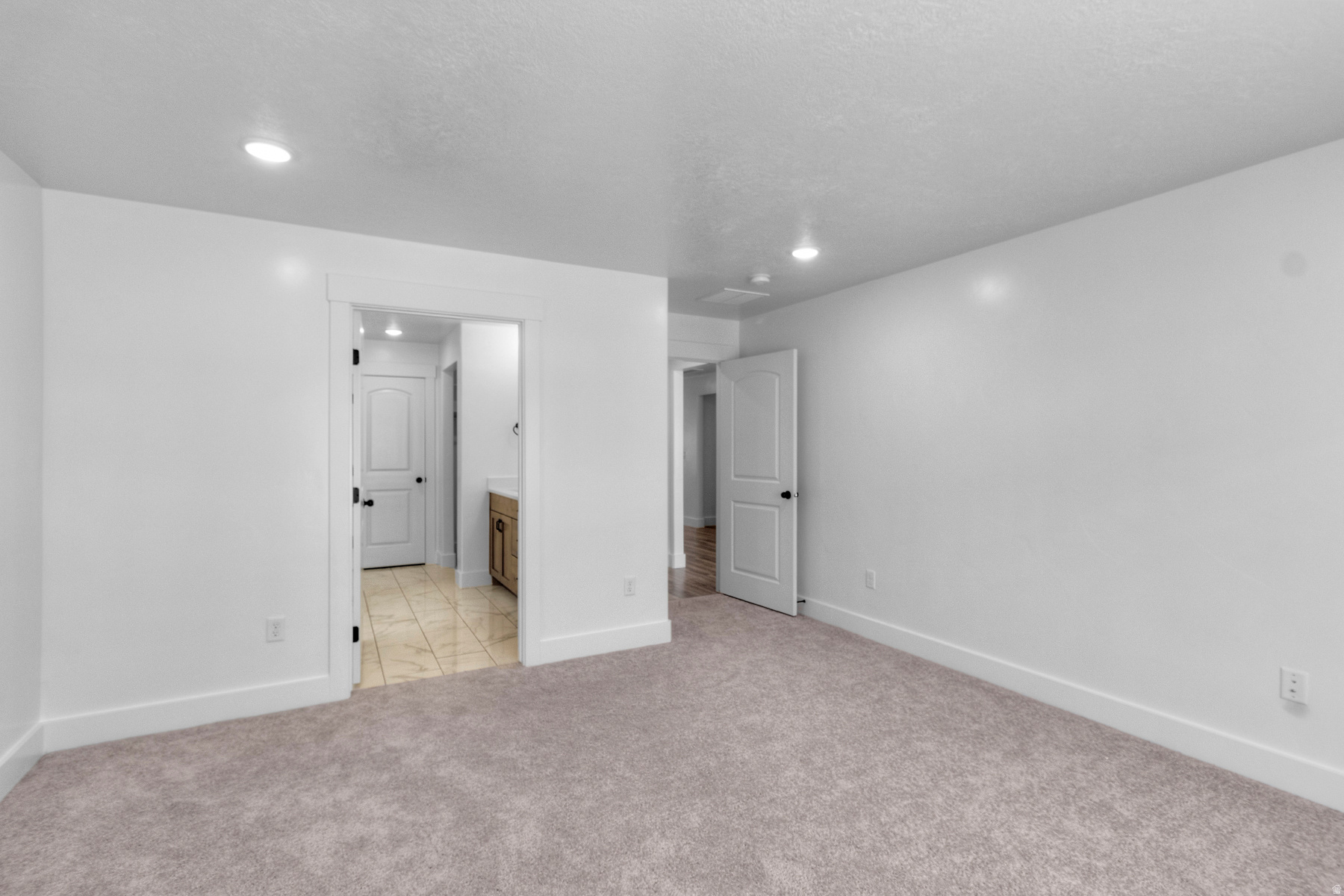 MEADOWS AT HYDE PARK - Residential