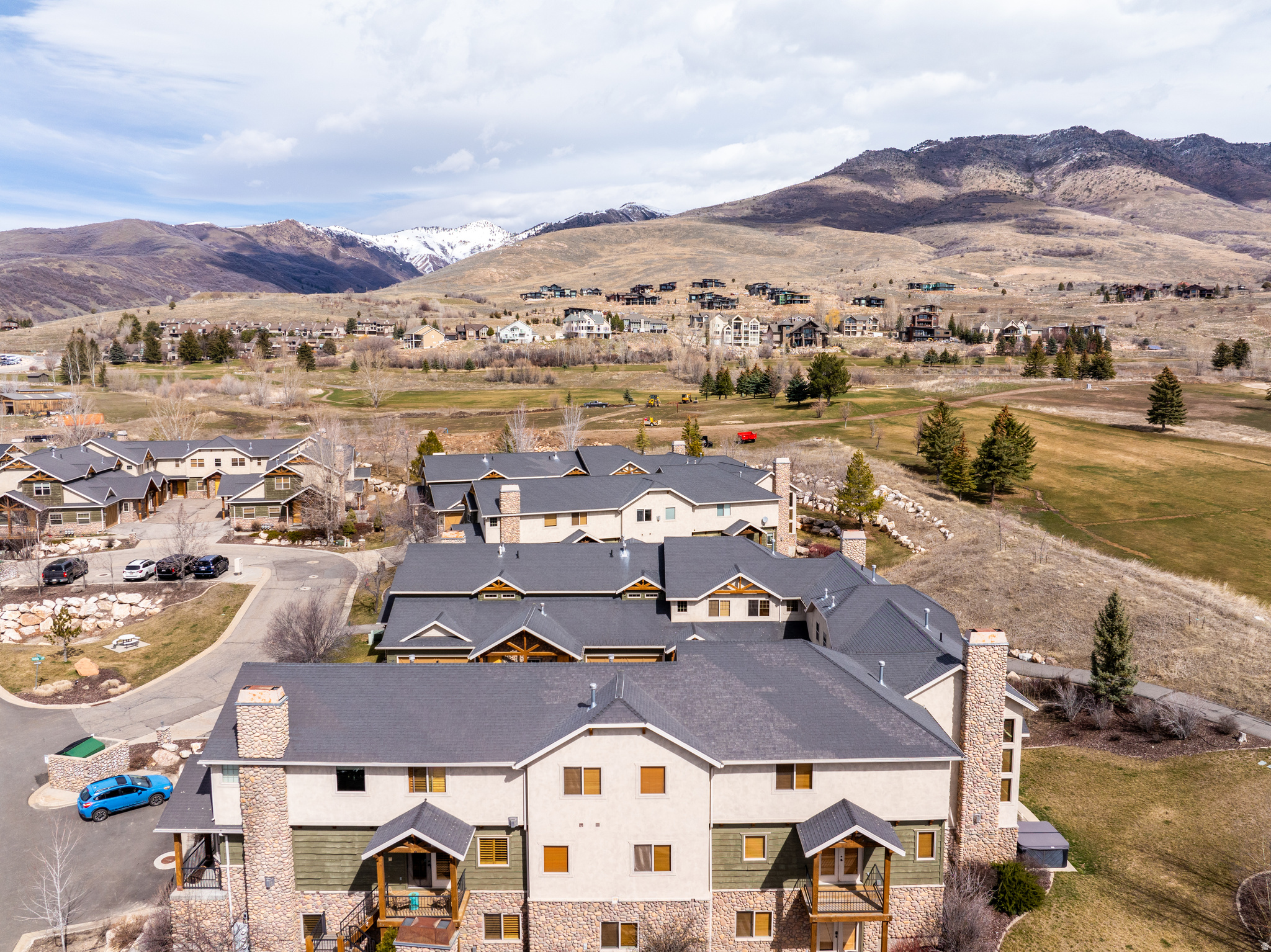 THE CASCADES - Residential