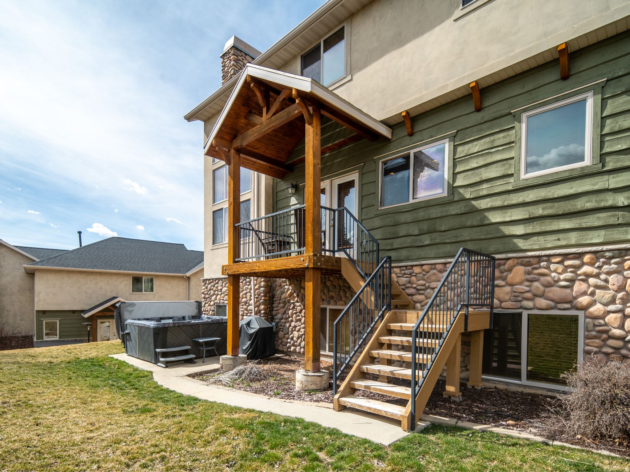 THE CASCADES - Residential