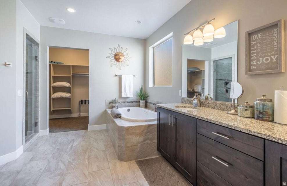 LEDGES OF ST GEORGE PH 7 - Residential