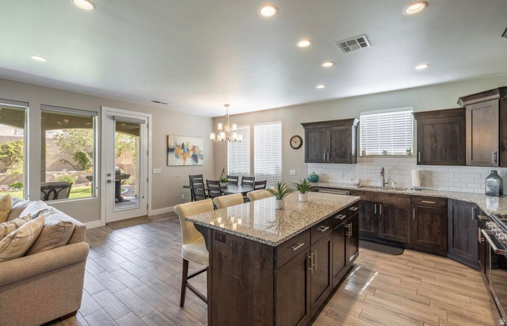 LEDGES OF ST GEORGE PH 7 - Residential