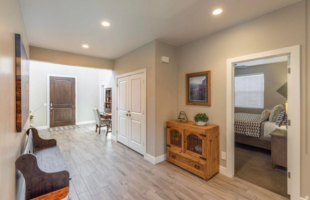 LEDGES OF ST GEORGE PH 7 - Residential