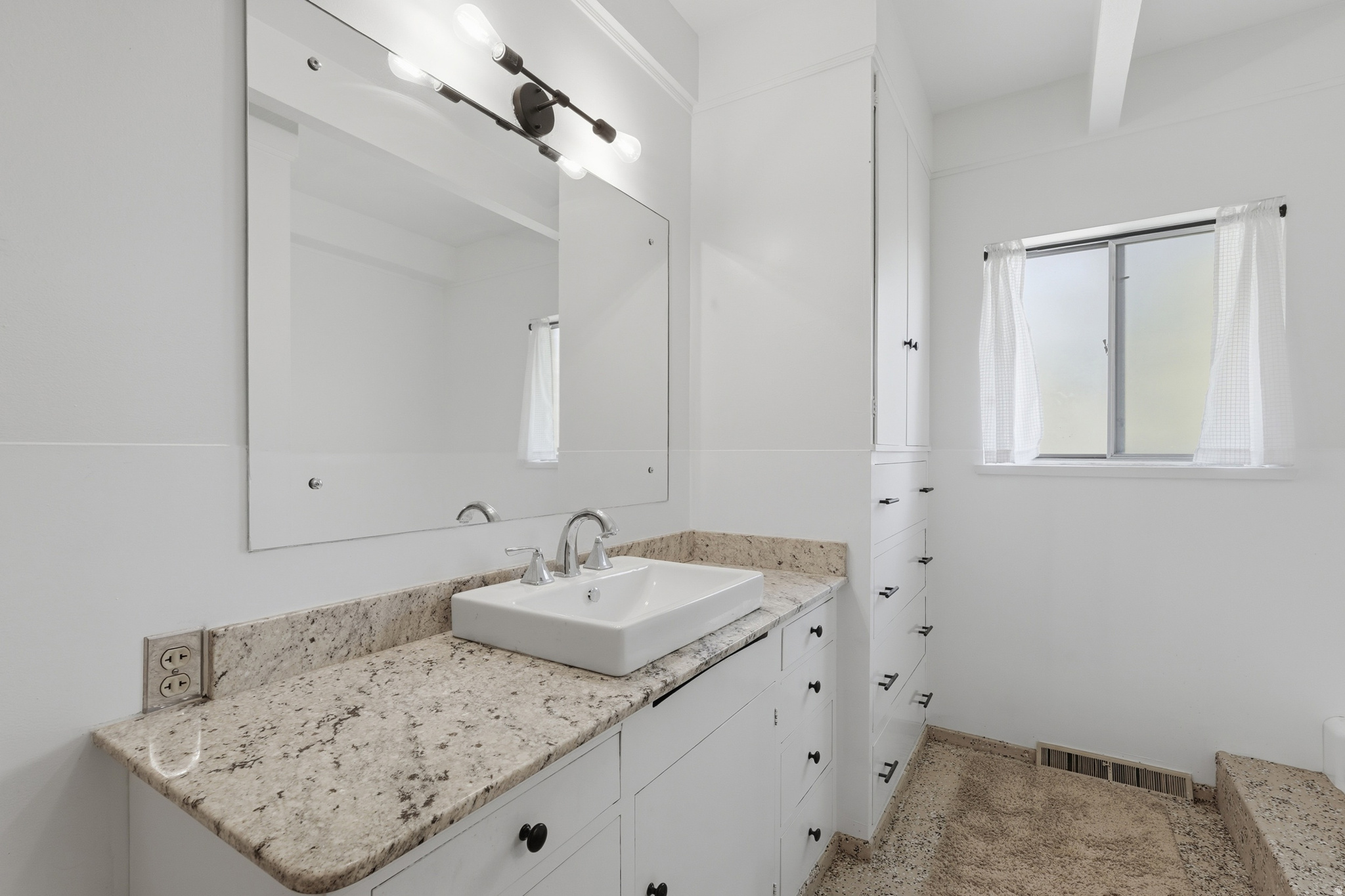 KINGSTON HEIGHTS SECOND ANNEX - Residential