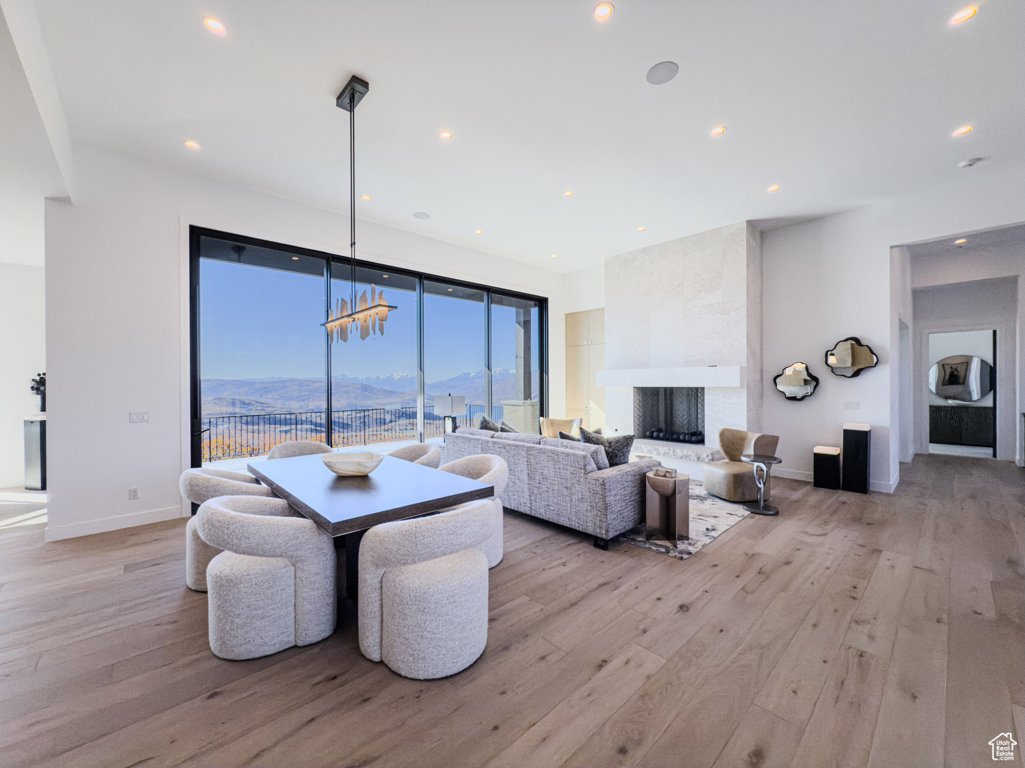GOLDEN EAGLE - Residential