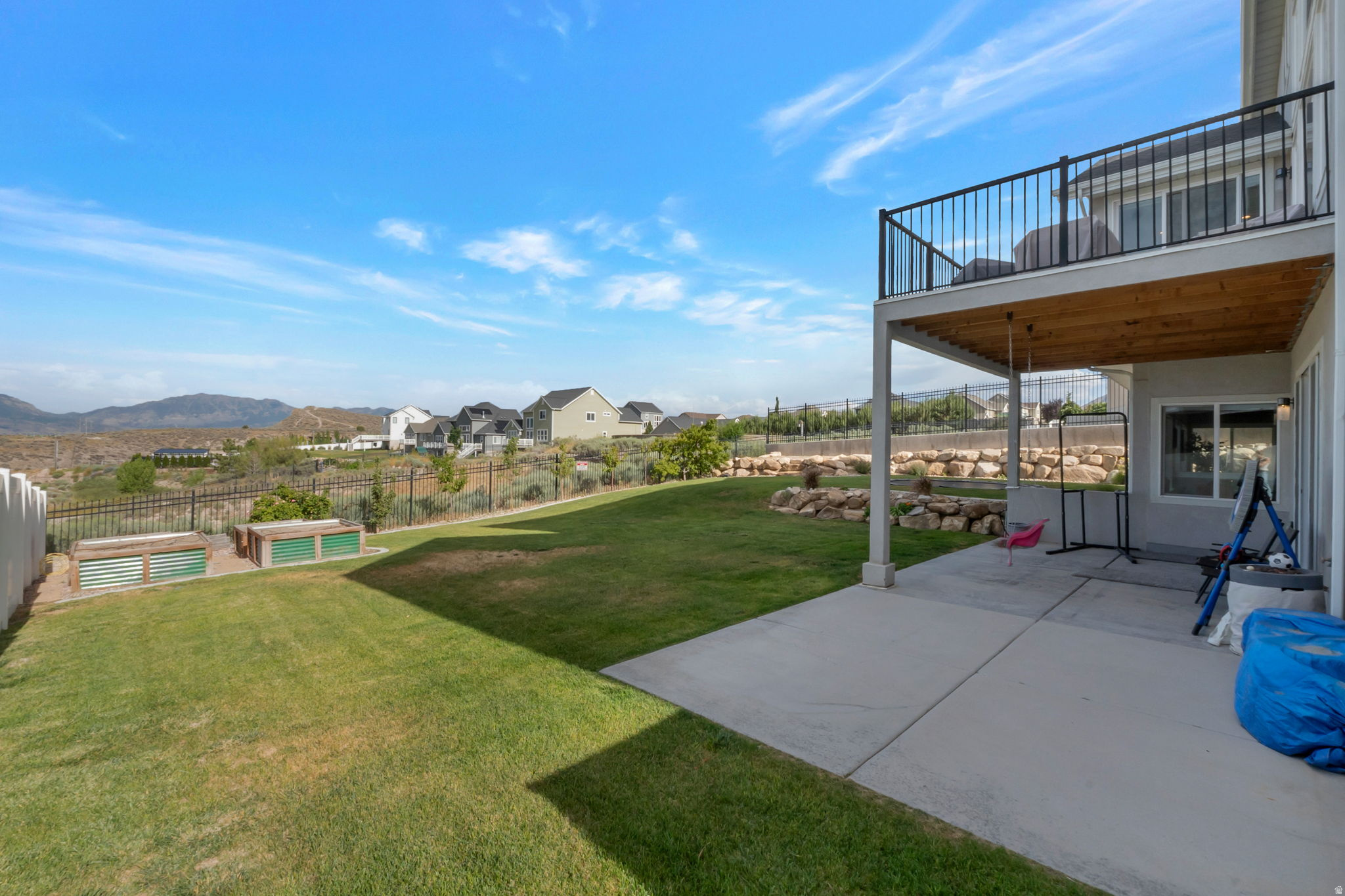 LANDROCK CONNECTION - Residential