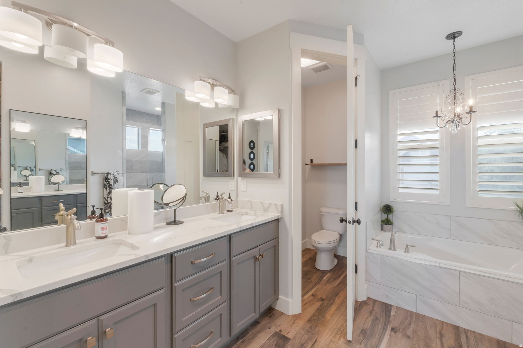 LANDROCK CONNECTION - Residential