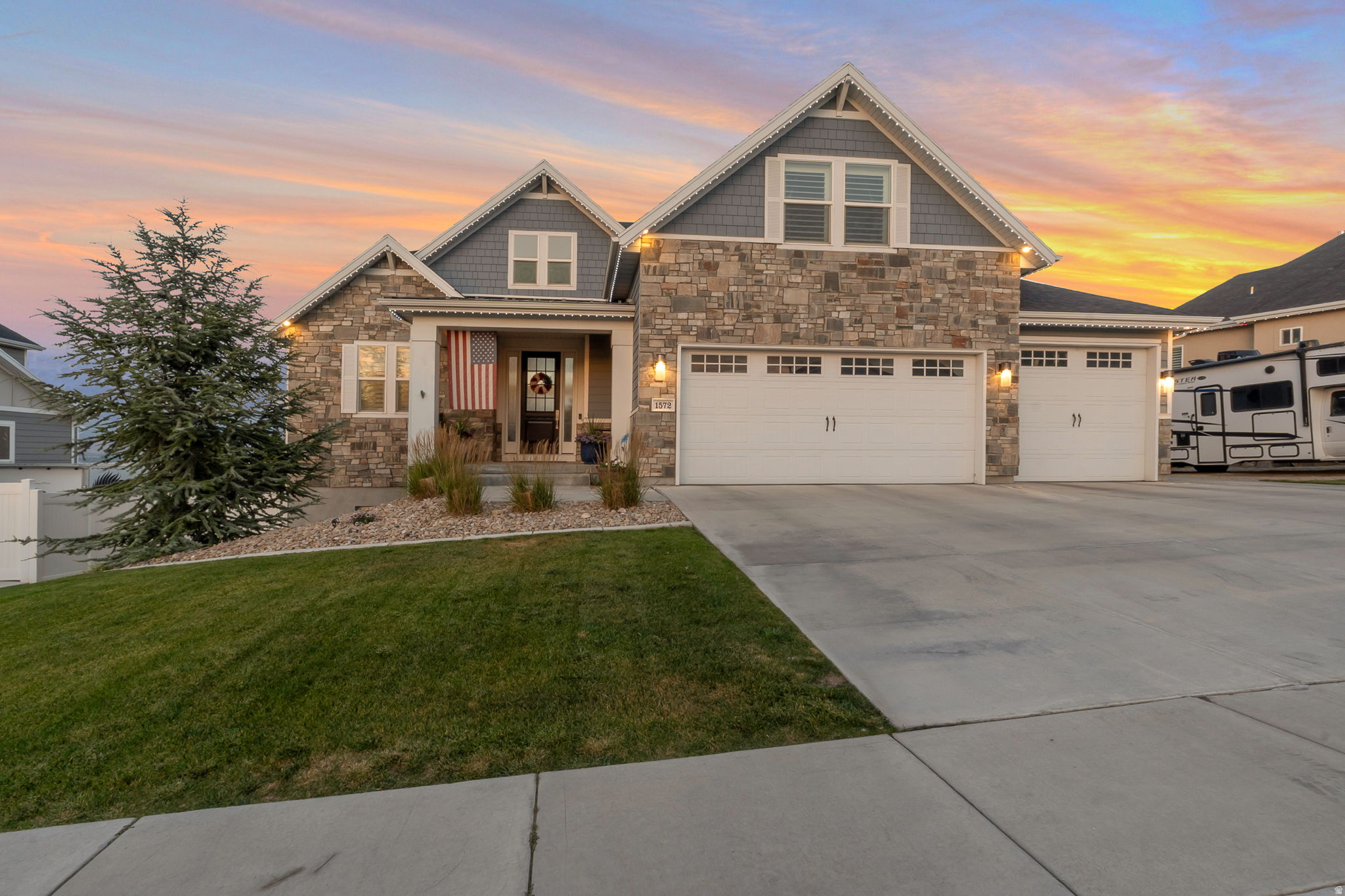 LANDROCK CONNECTION - Residential