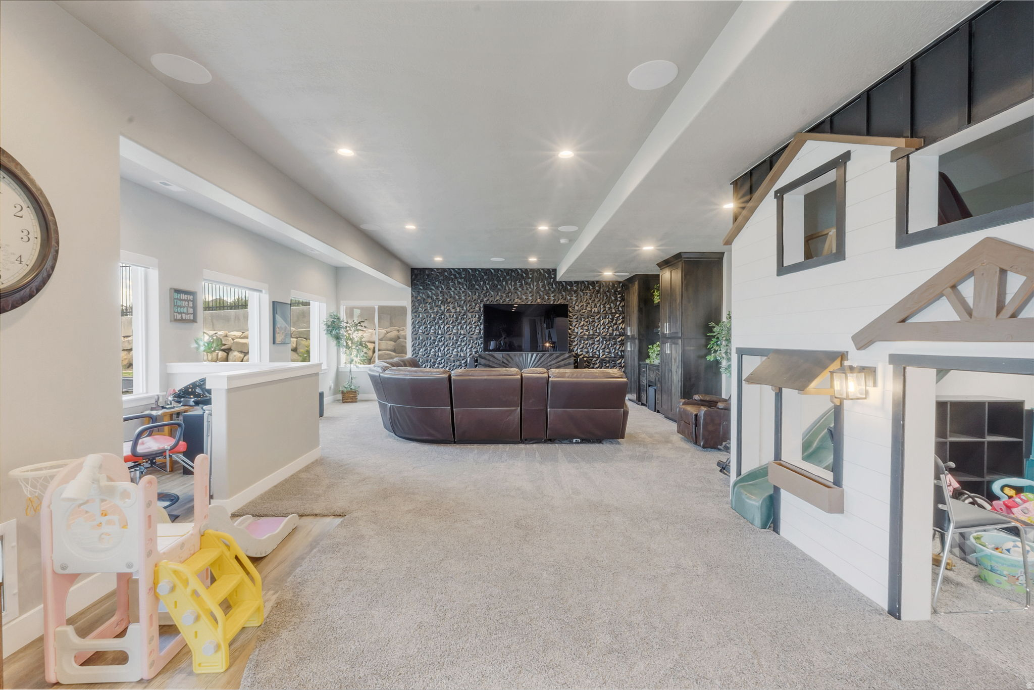 LANDROCK CONNECTION - Residential