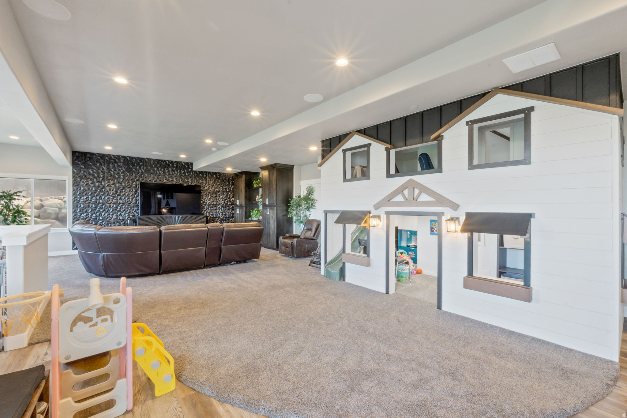 LANDROCK CONNECTION - Residential