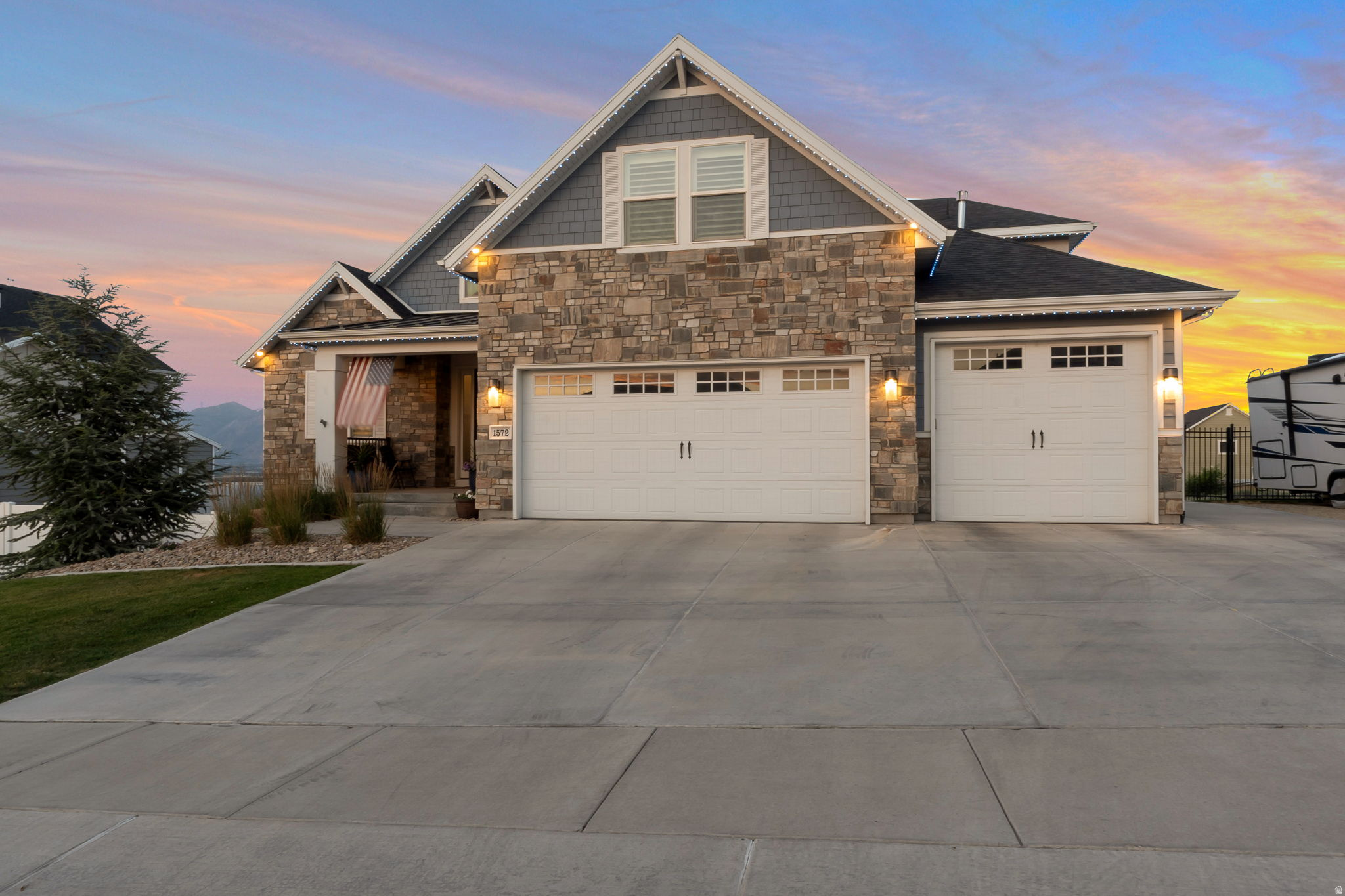 LANDROCK CONNECTION - Residential