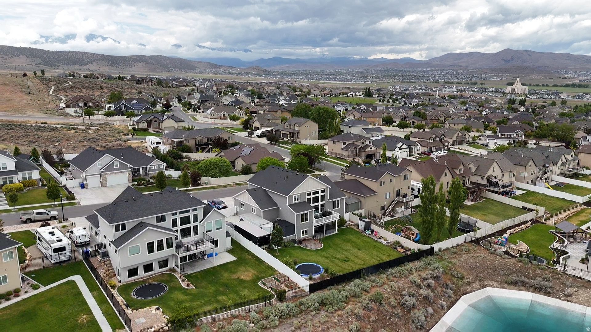 LANDROCK CONNECTION - Residential