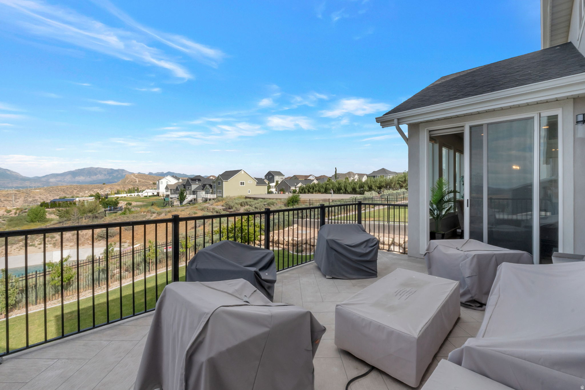 LANDROCK CONNECTION - Residential