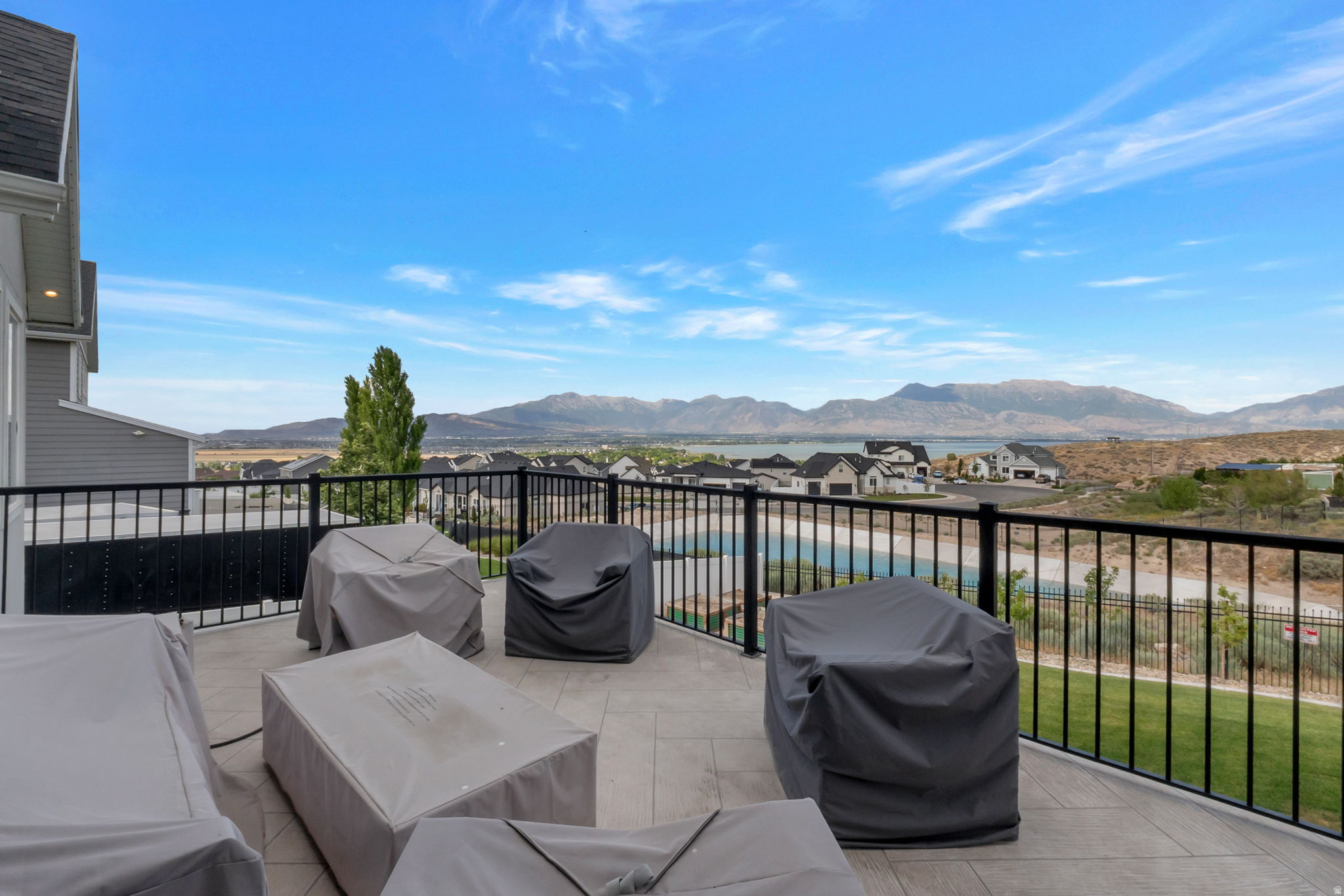 LANDROCK CONNECTION - Residential