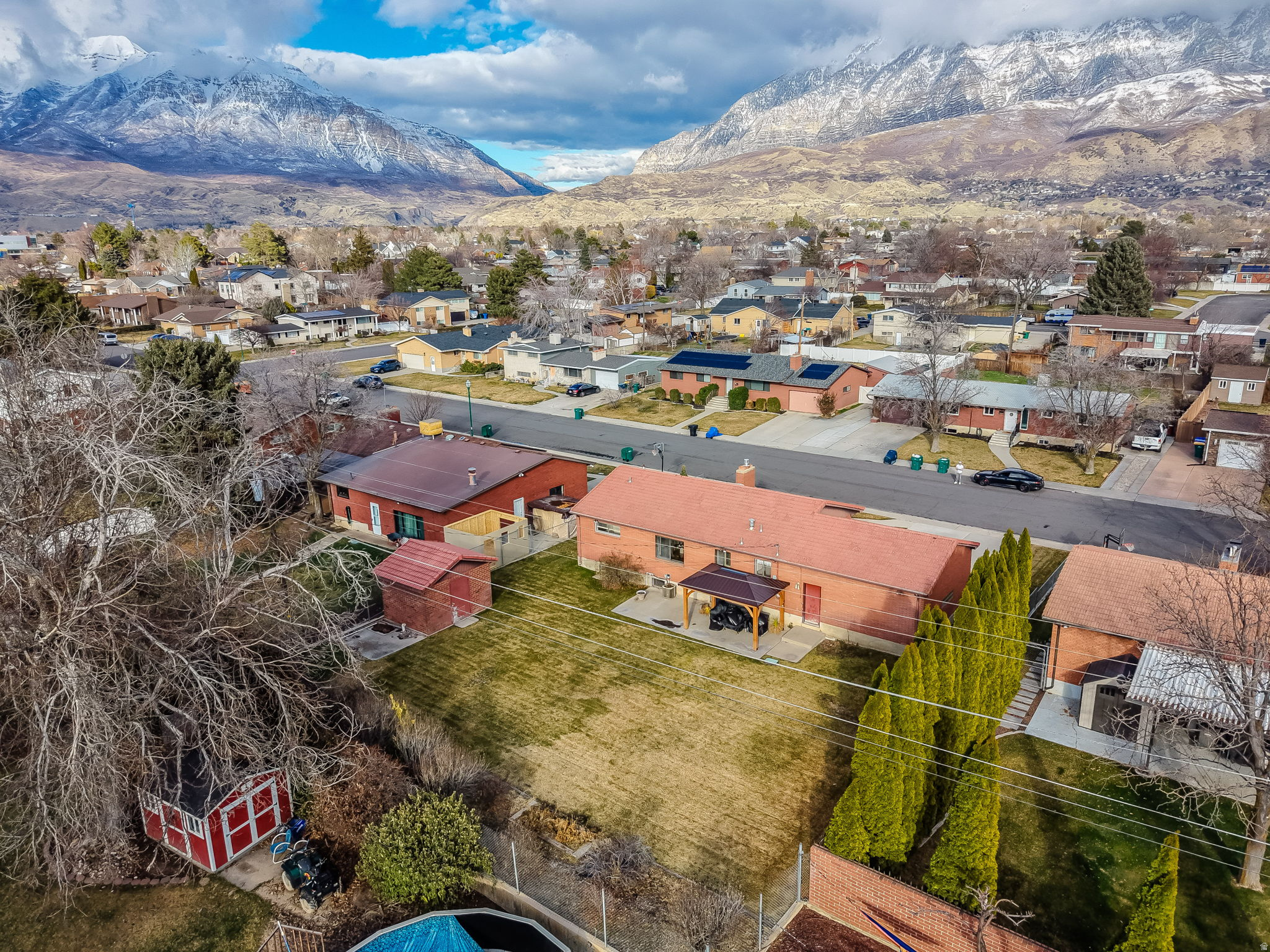 LINCOLN GARDENS - Residential