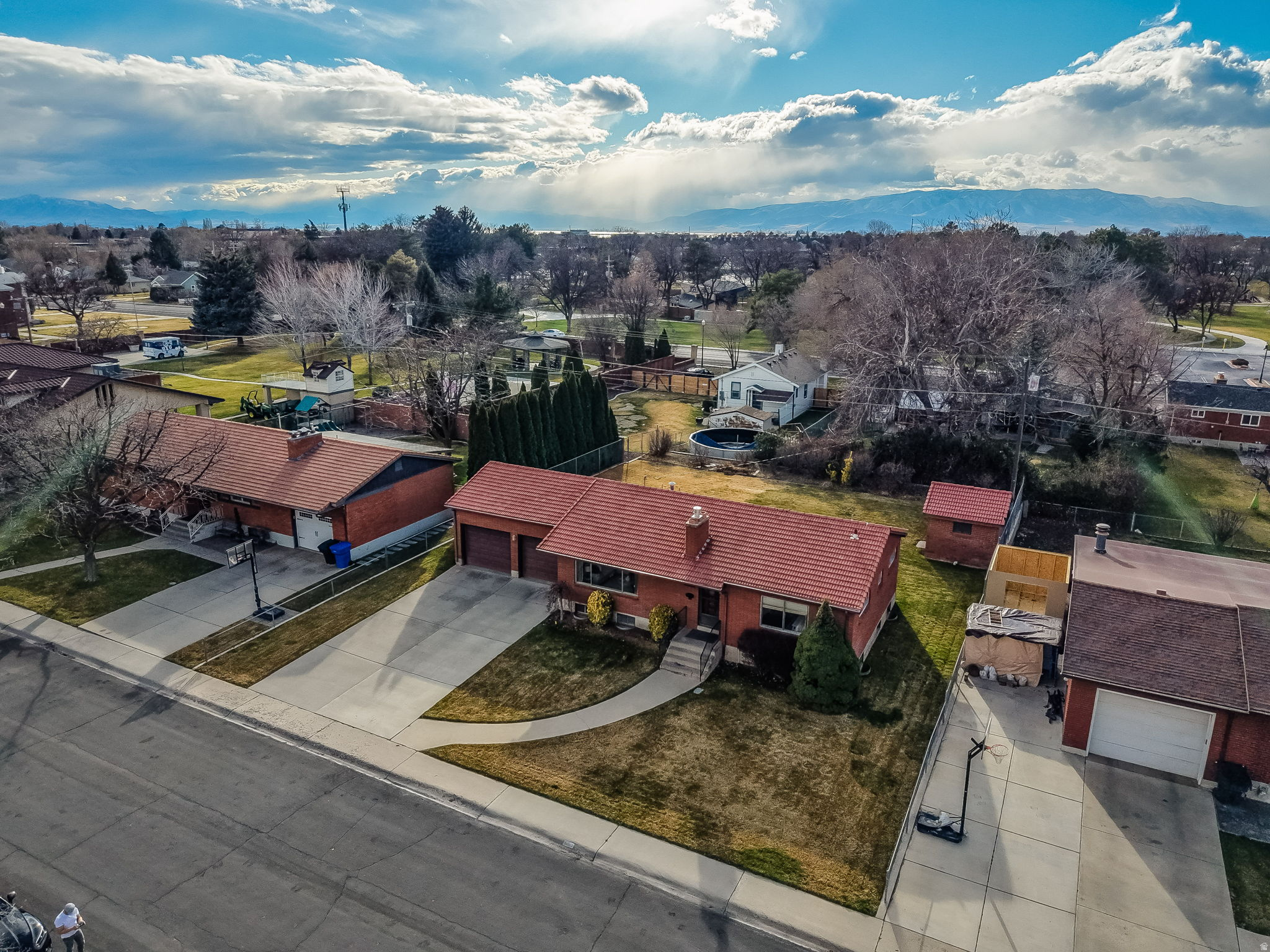 LINCOLN GARDENS - Residential
