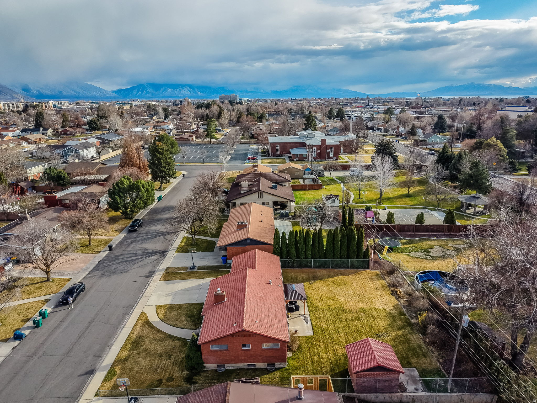LINCOLN GARDENS - Residential