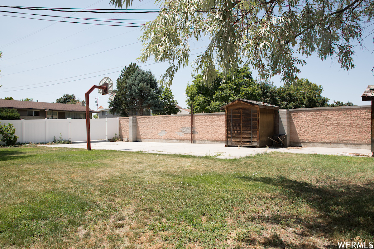 MEADOWS - Residential