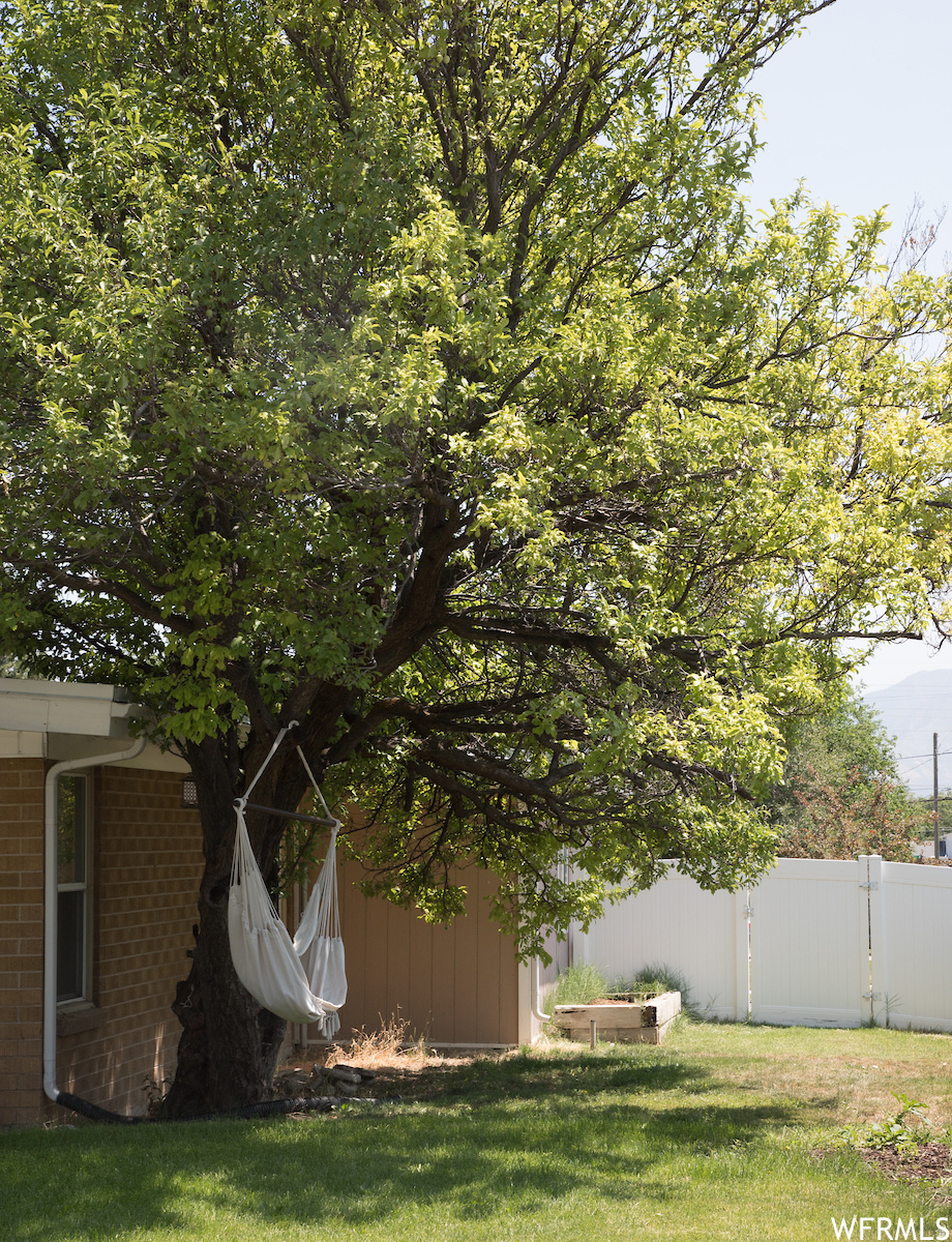 MEADOWS - Residential