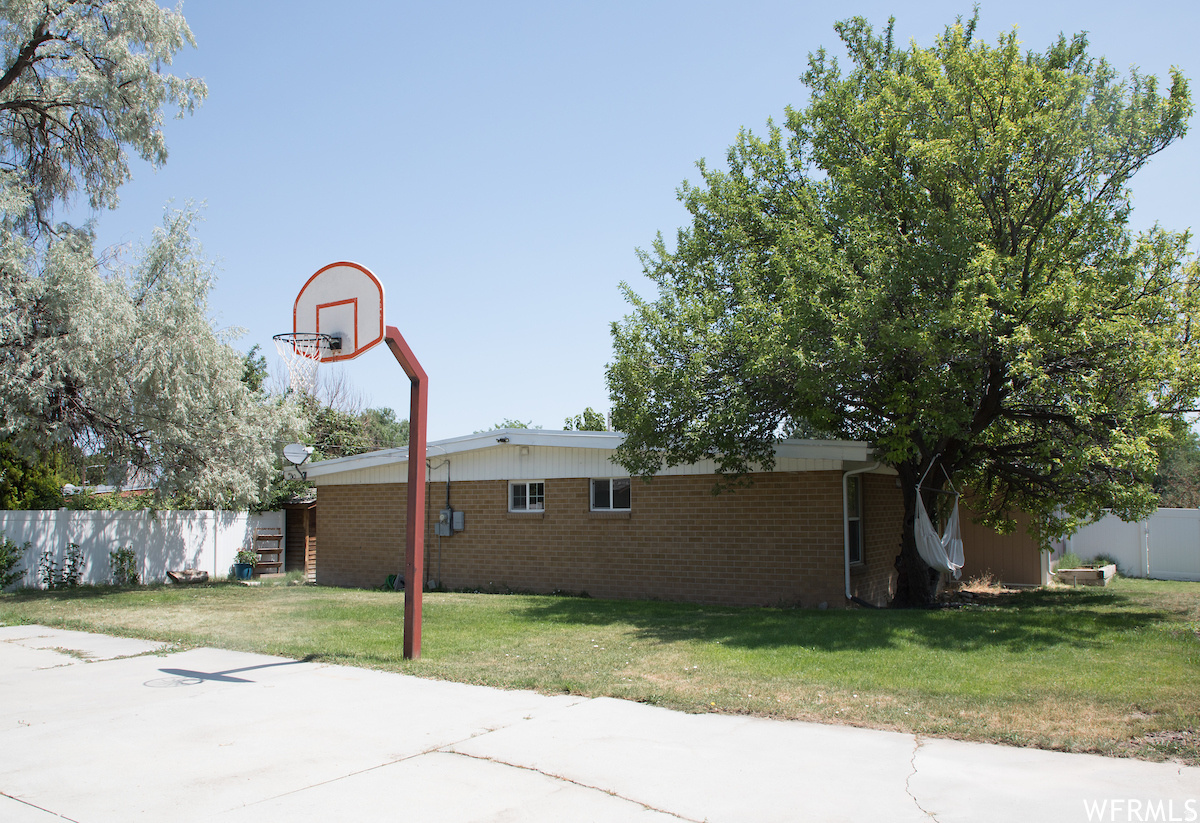 MEADOWS - Residential