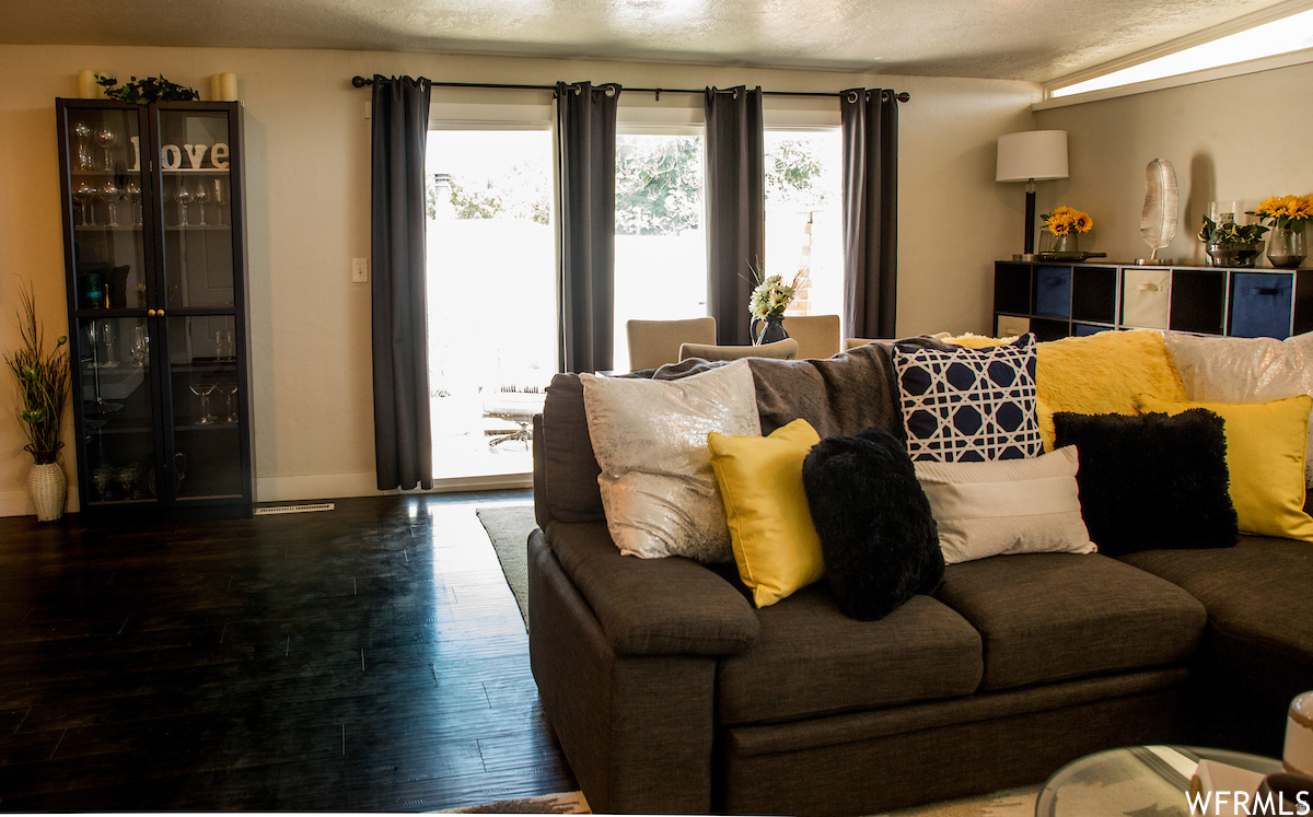 MEADOWS - Residential