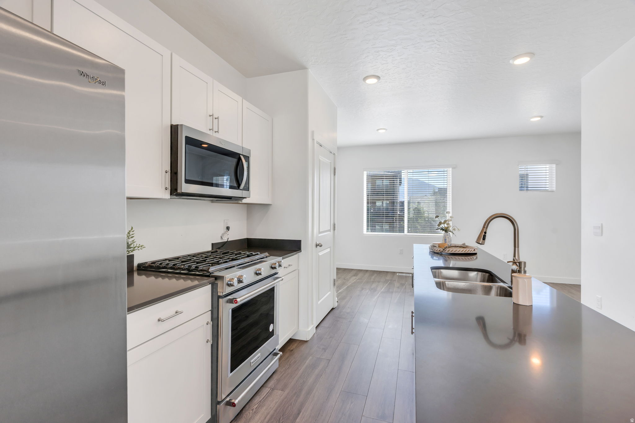 EDGEWATER - Residential
