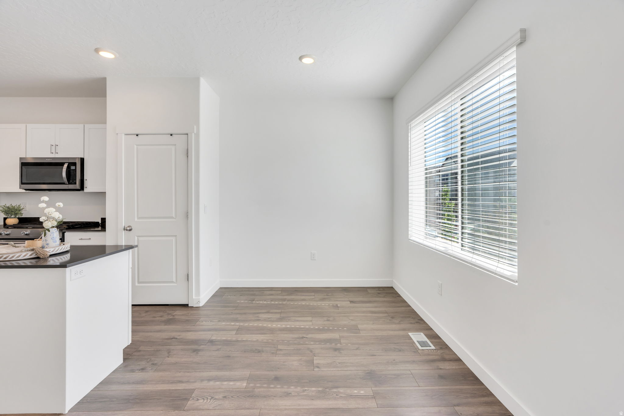 EDGEWATER - Residential