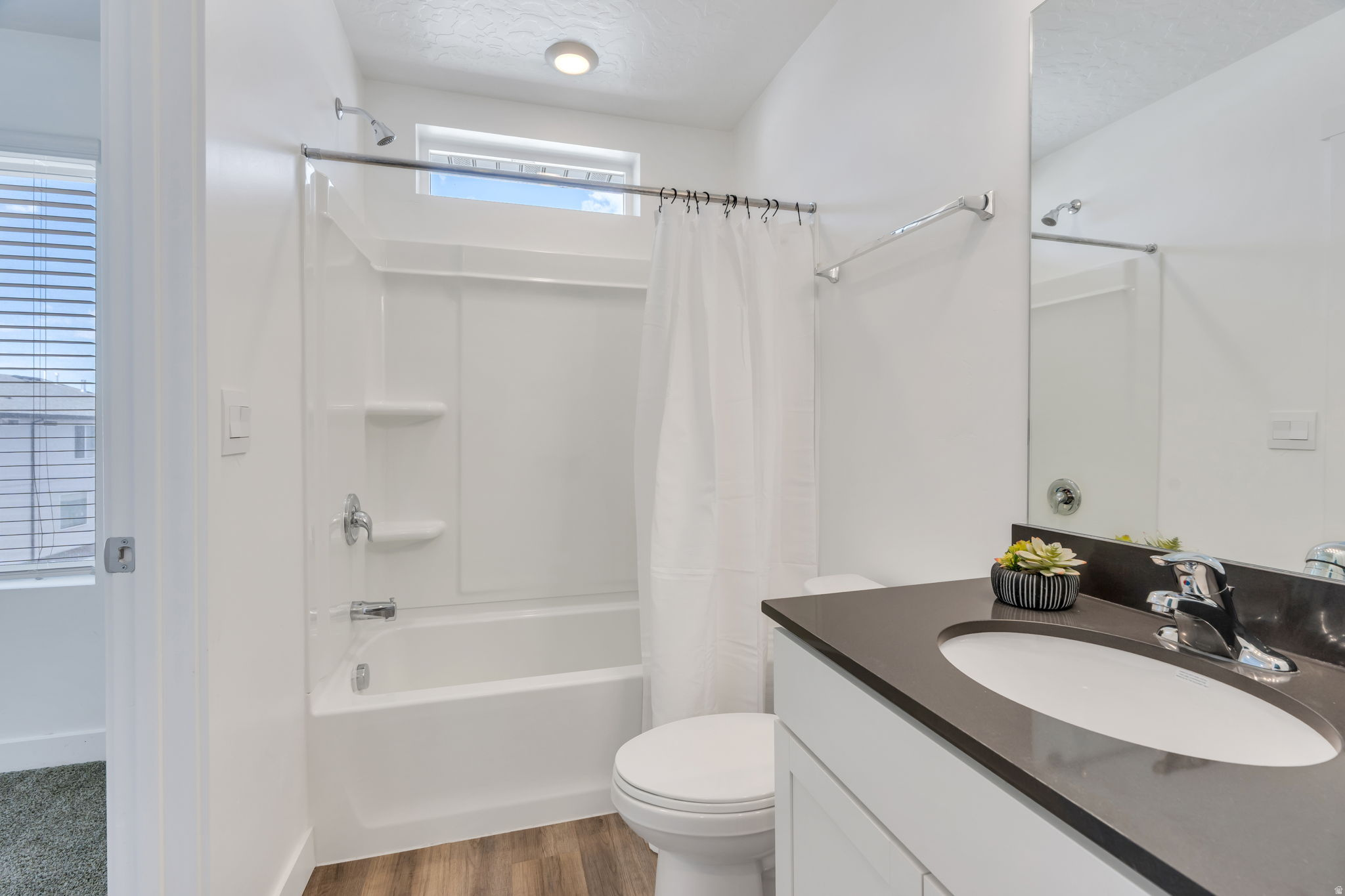 EDGEWATER - Residential