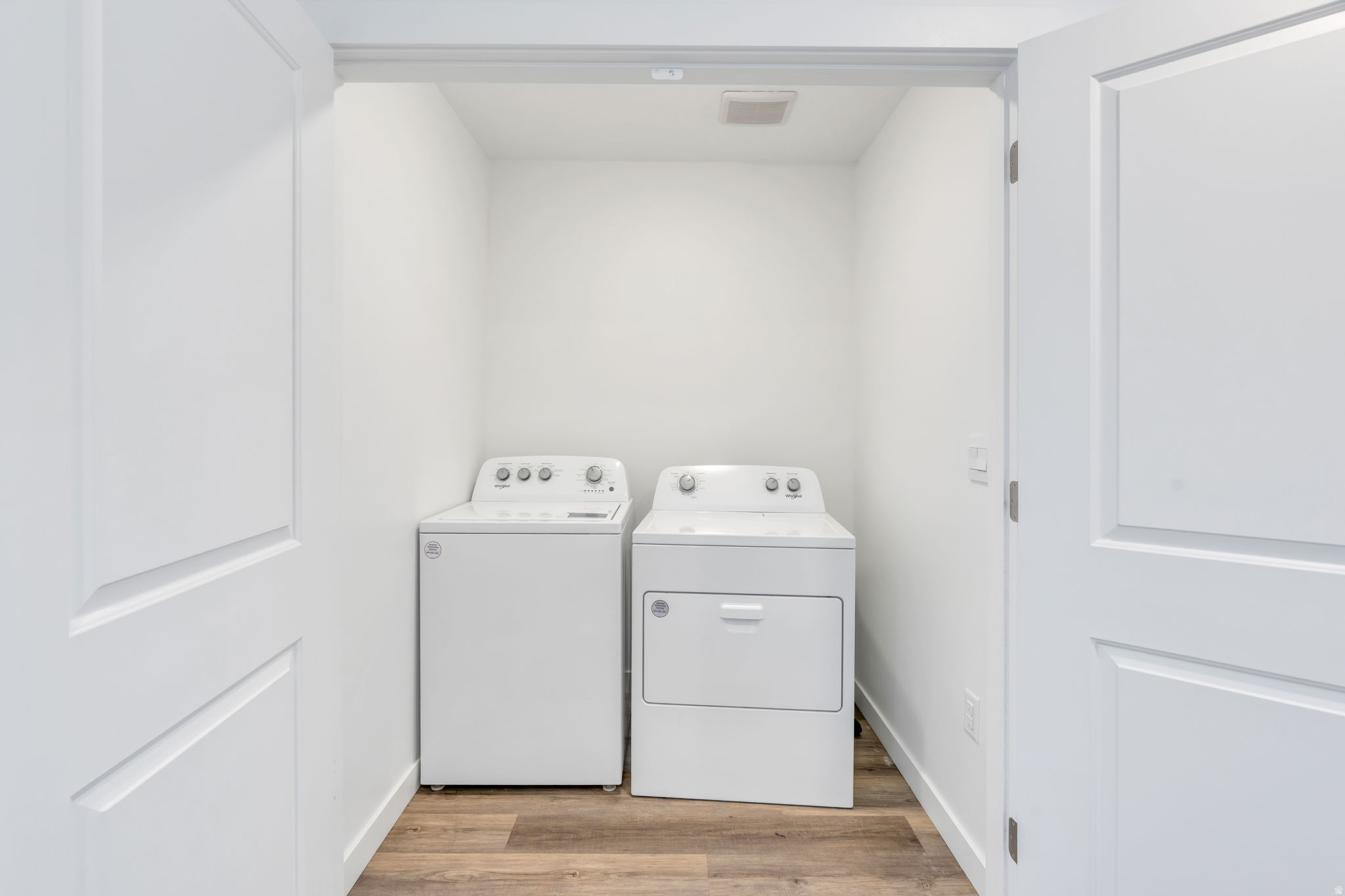 EDGEWATER - Residential