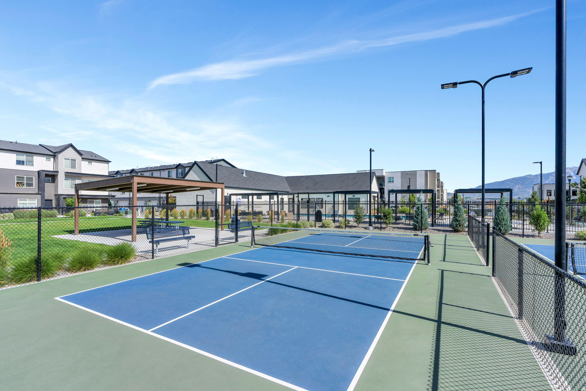 EDGEWATER - Residential