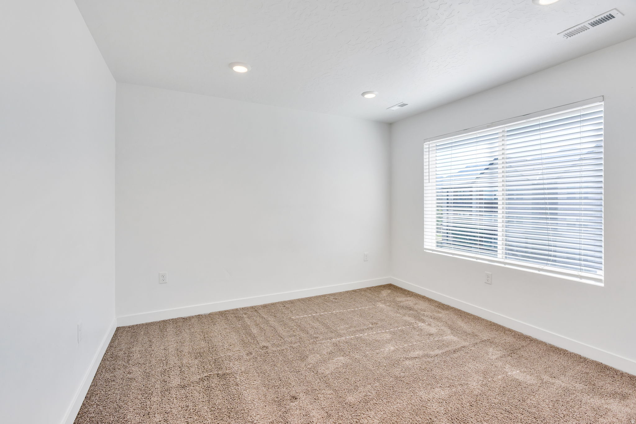 EDGEWATER - Residential